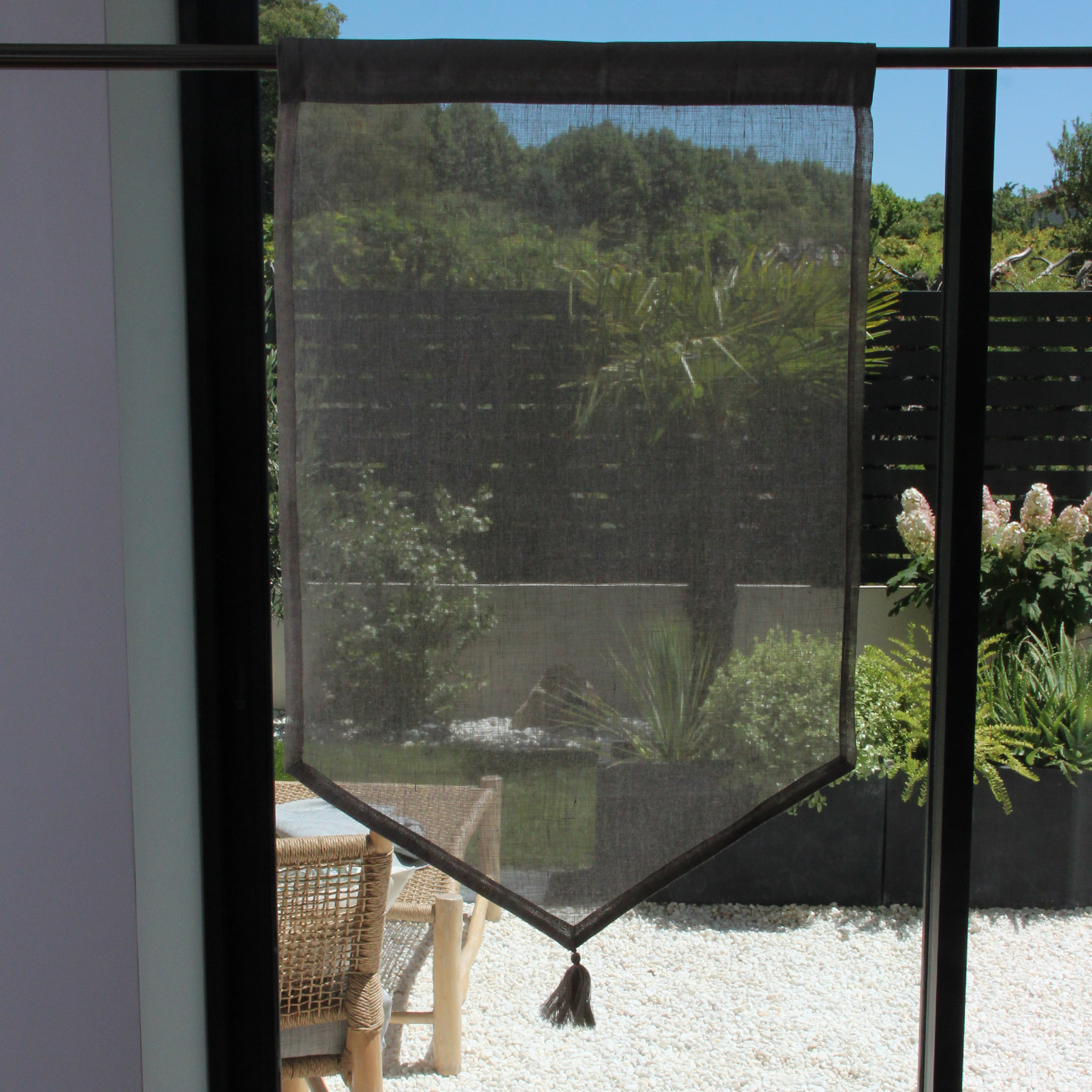 Paire de petits voilages en 100% lin avec pointe et pompon — vue 6