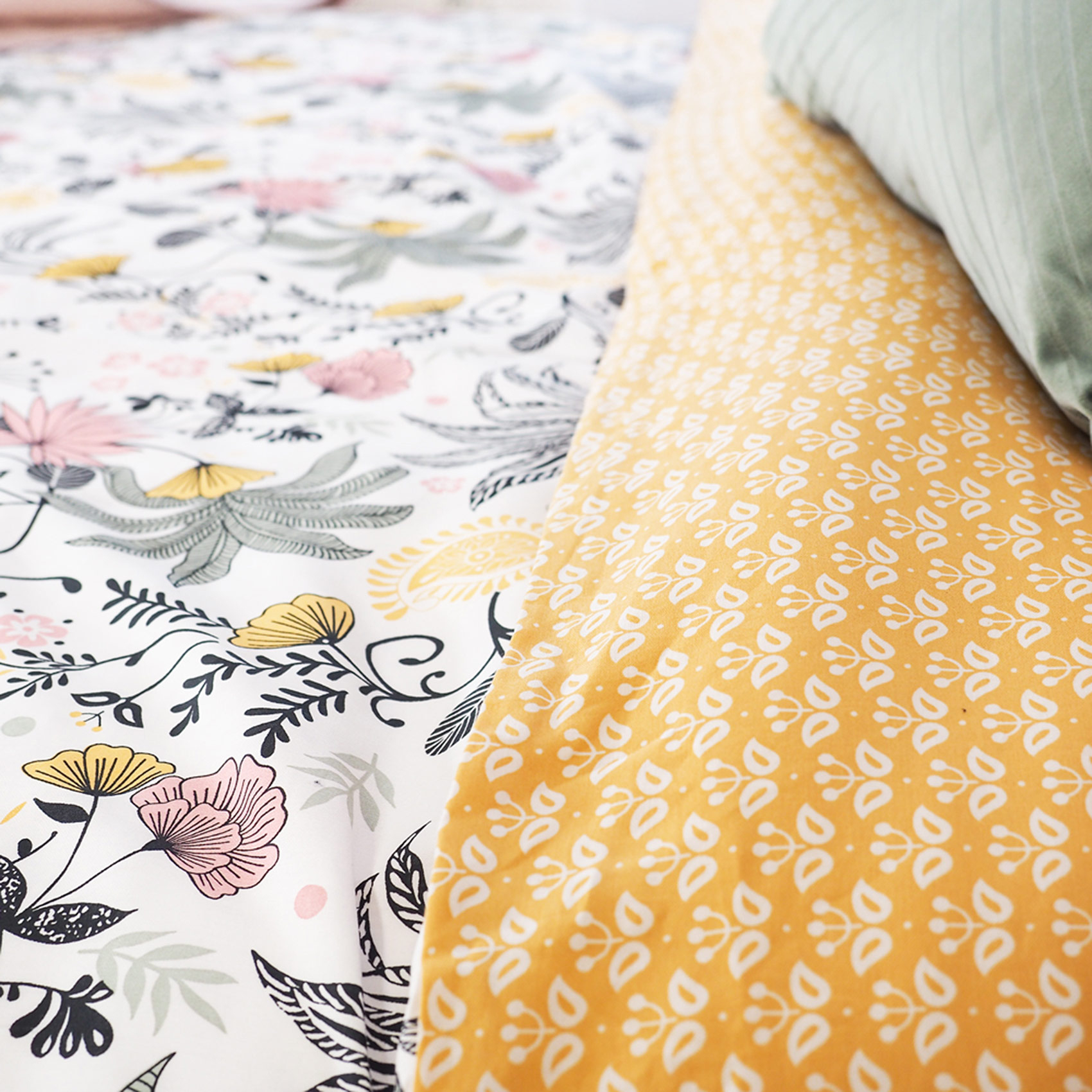 Parure fleurie en satin de coton bio — vue 5