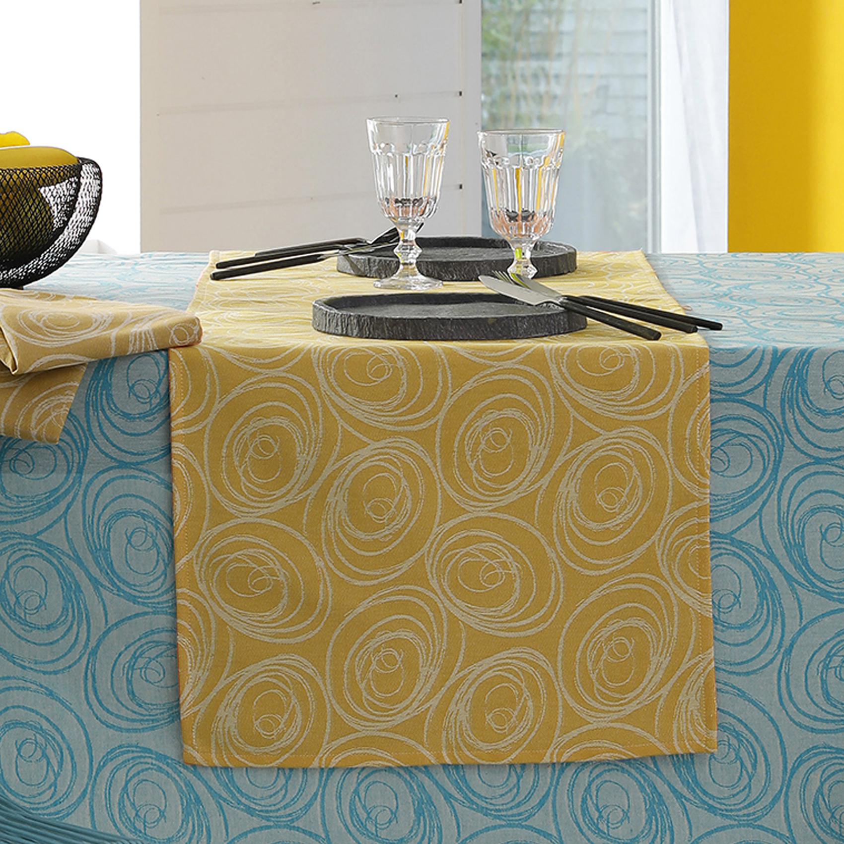 Chemin de table spirale — vue 4