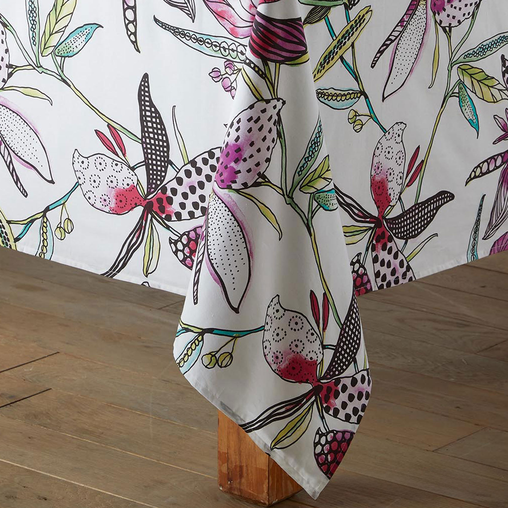 Nappe enduite aux fleurs exotiques — vue 4