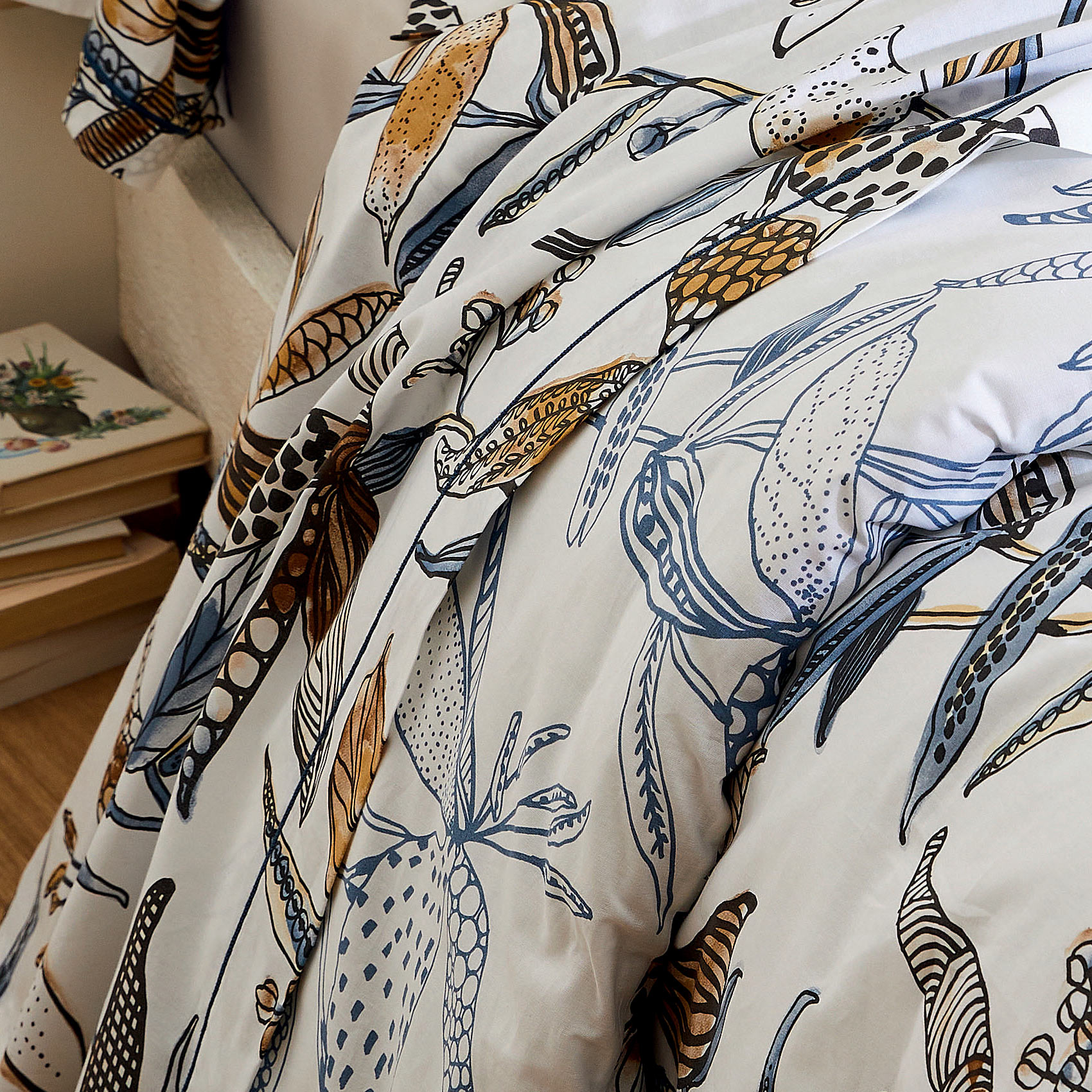 Drap plat aux fleurs exubérantes — vue 3