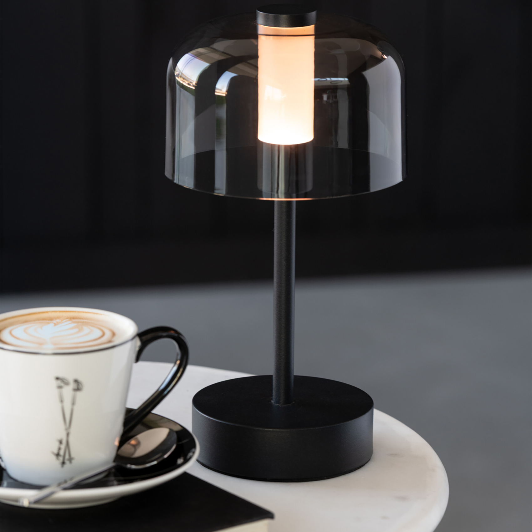Lampe de table LED sans fil design — vue 6