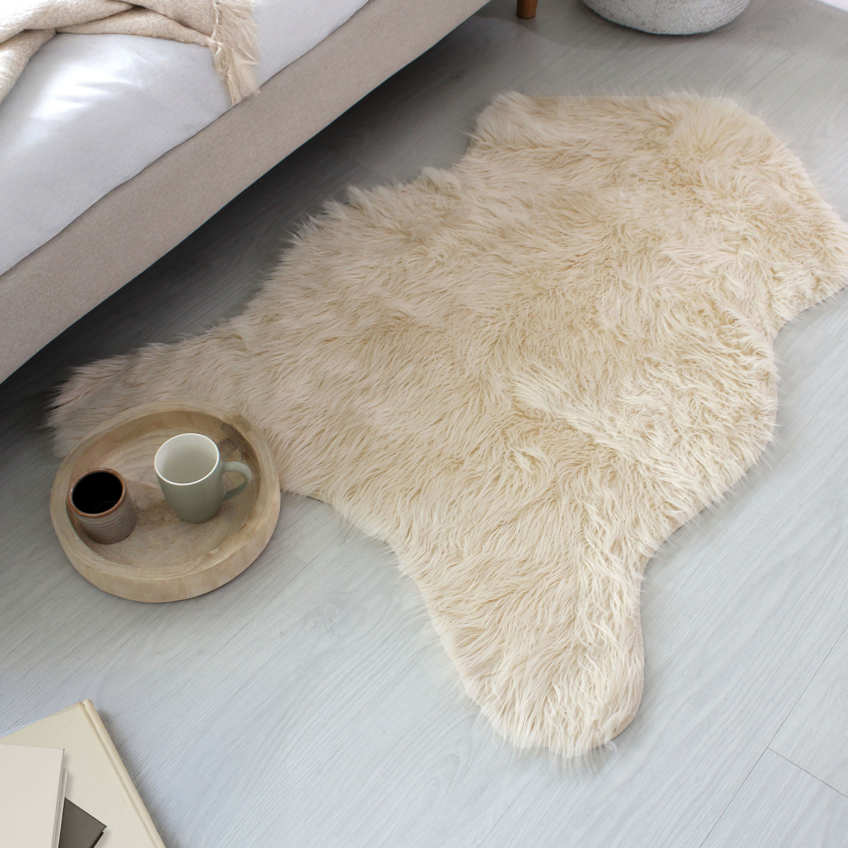 Tapis imitation peau de bête long poils et suédine — vue 4