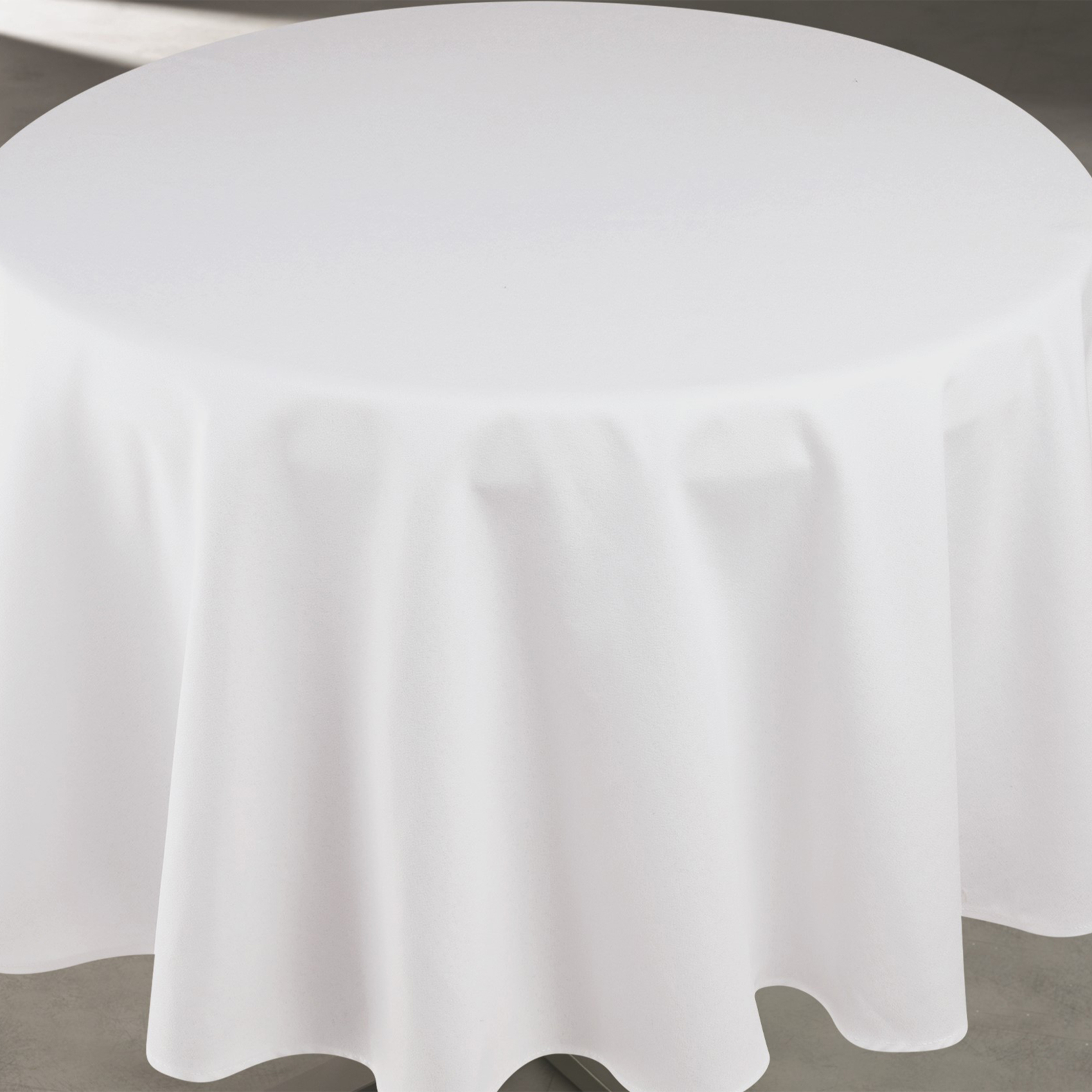 Nappe déperlante anti-taches effet lin pour table ronde