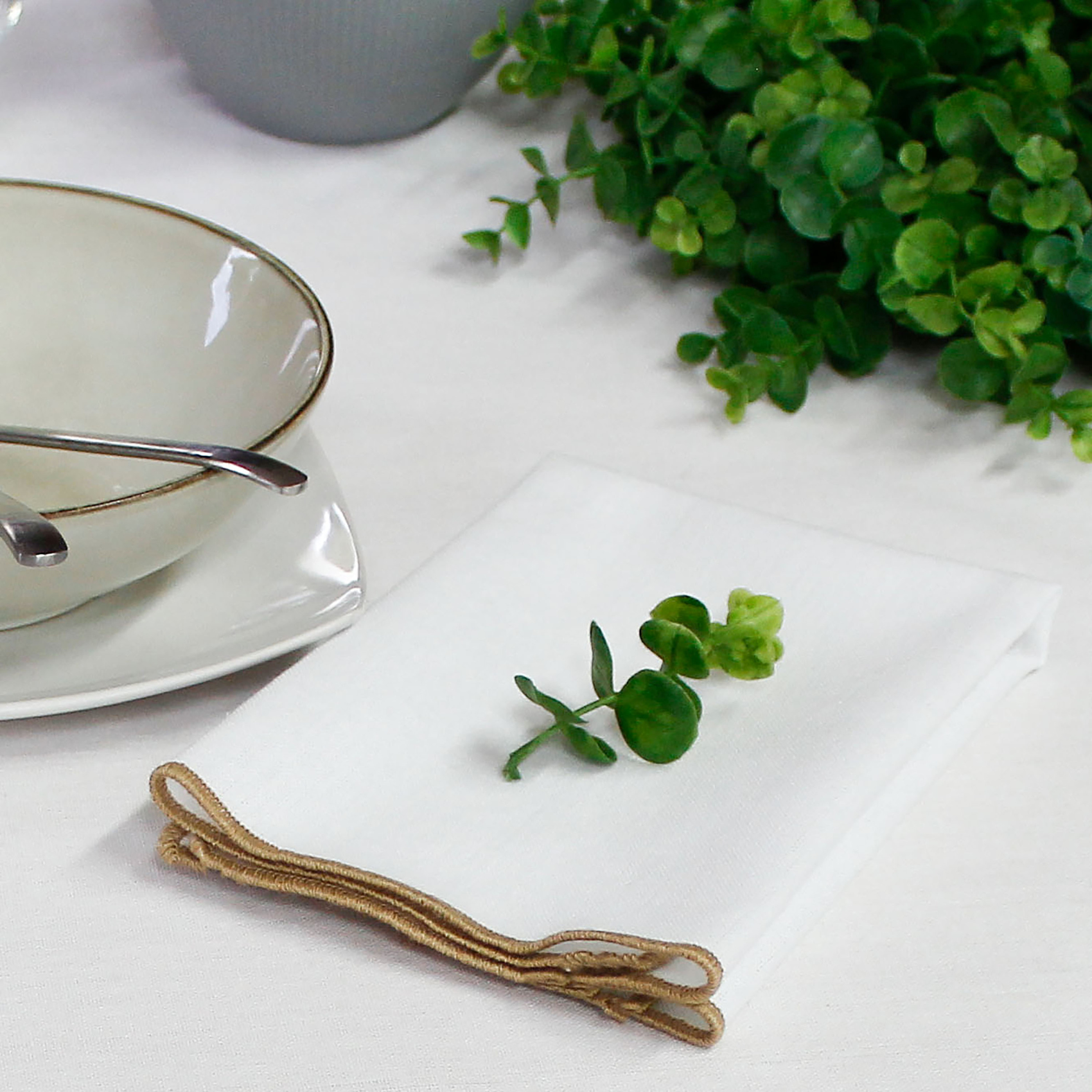 Serviette de table unie et bourdonnée — vue 4