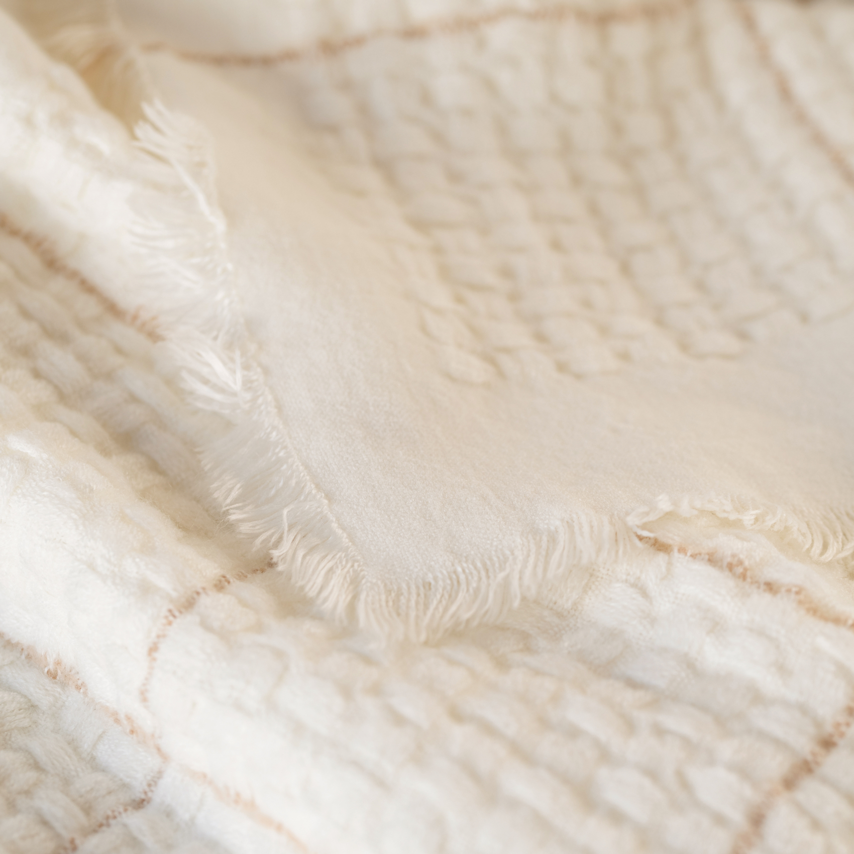 Plaid doux gaufré à carreaux — vue 5