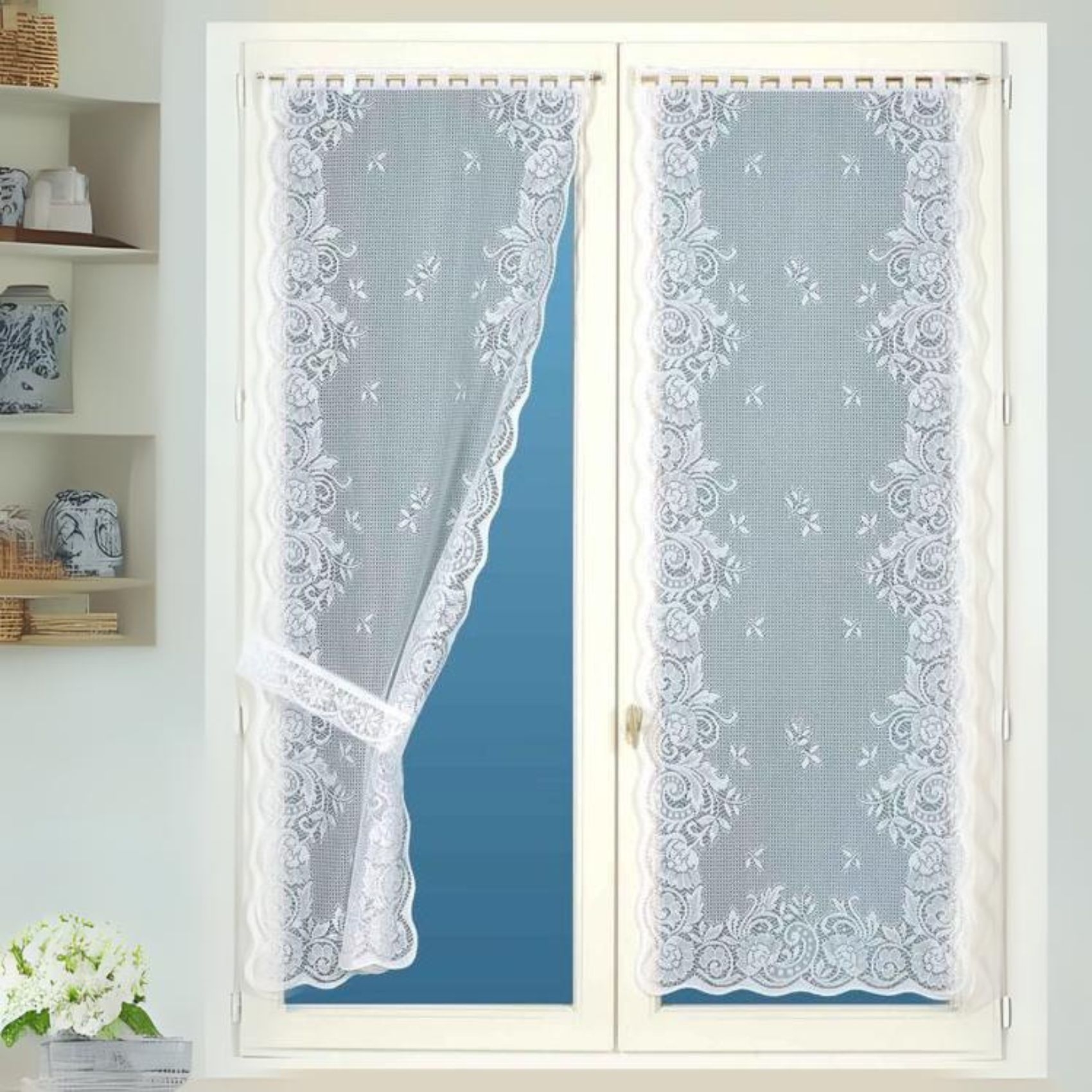 Paire de Rideaux Bonne Femme Effet Dentelé avec Embrasses