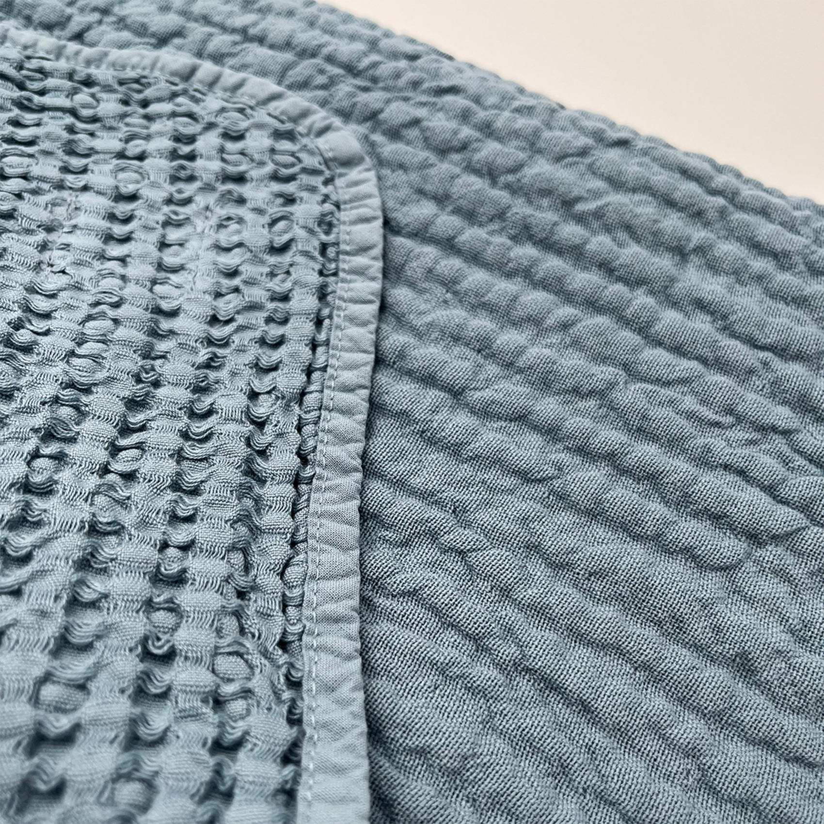 Plaid réversible en coton nid d'abeille — vue 3