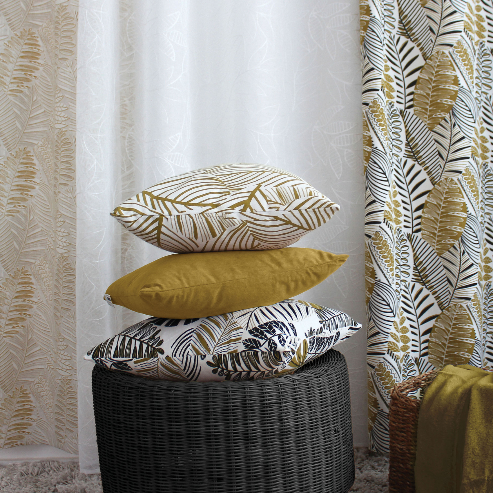 Coussin décoratif feuillage graphique en coton recyclé — vue 5