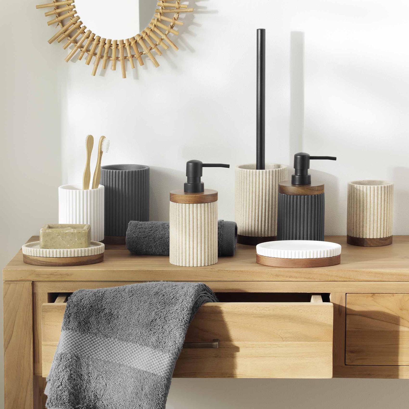 Brosse WC en acacia — vue 4