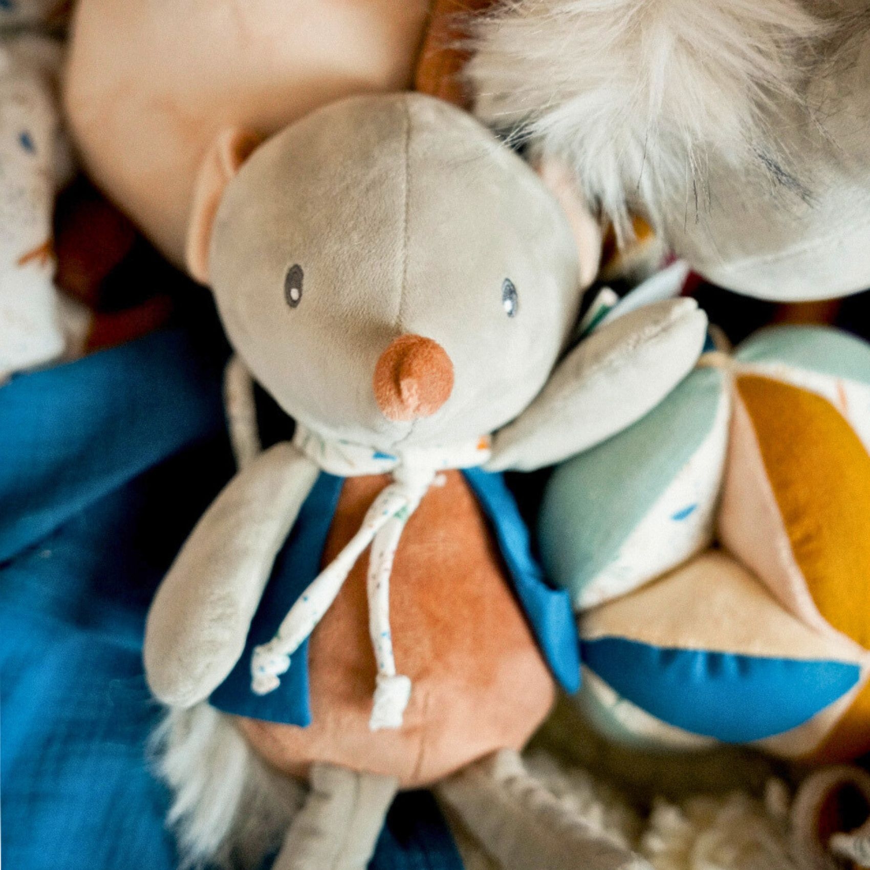 Peluche musique bébé Alix  la souris — vue 3