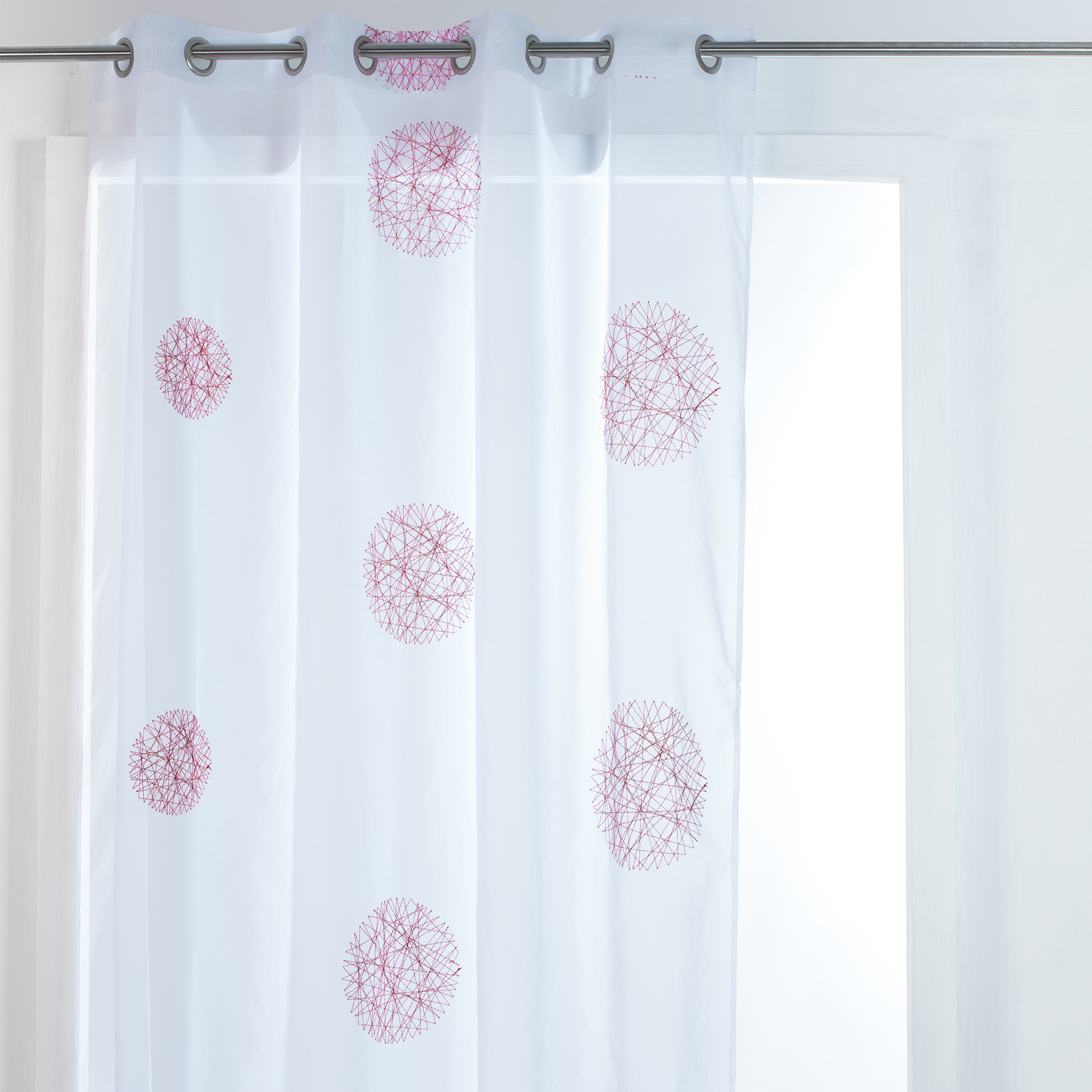 Voilage à motifs brodés — vue 3