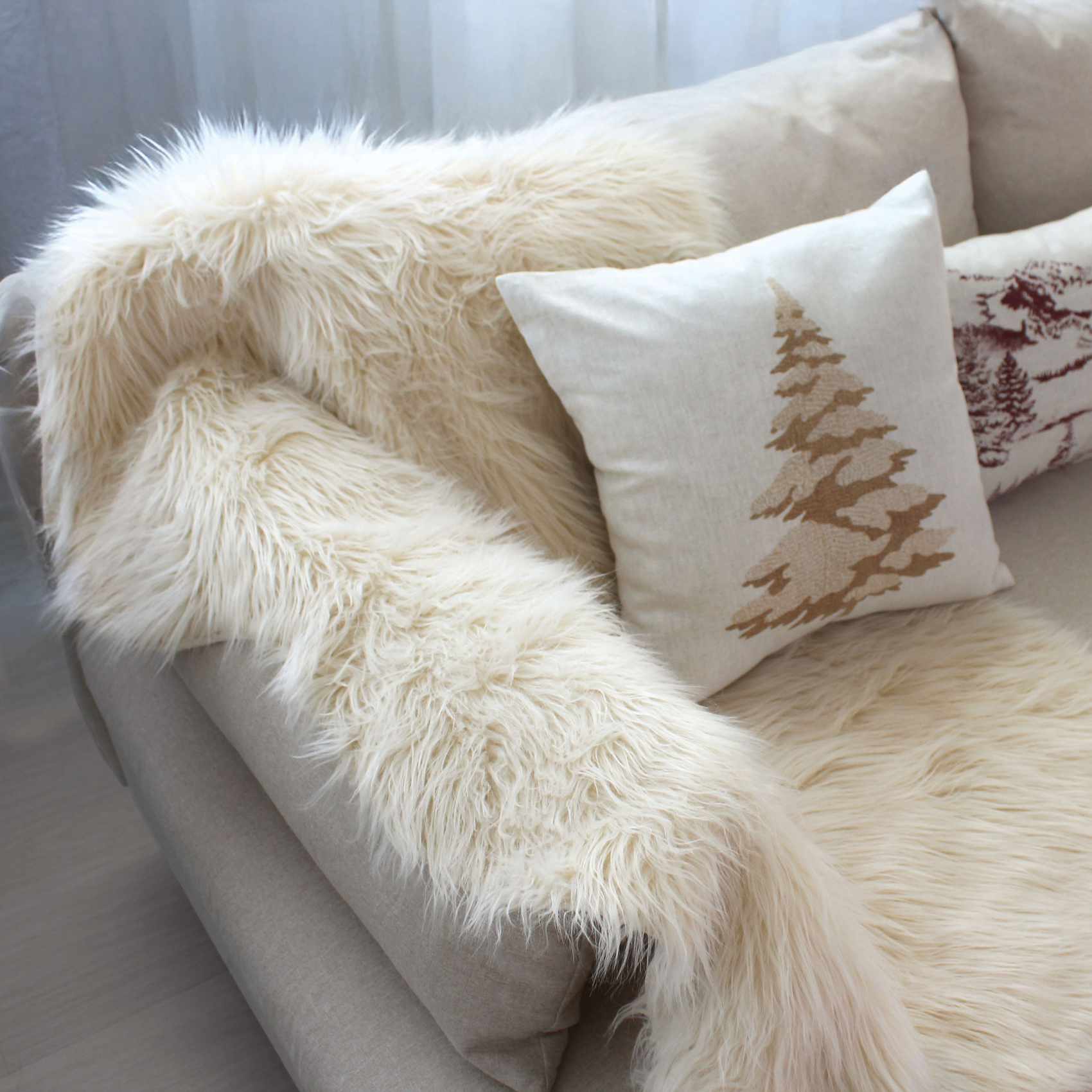 Tapis imitation peau de bête long poils et suédine — vue 3