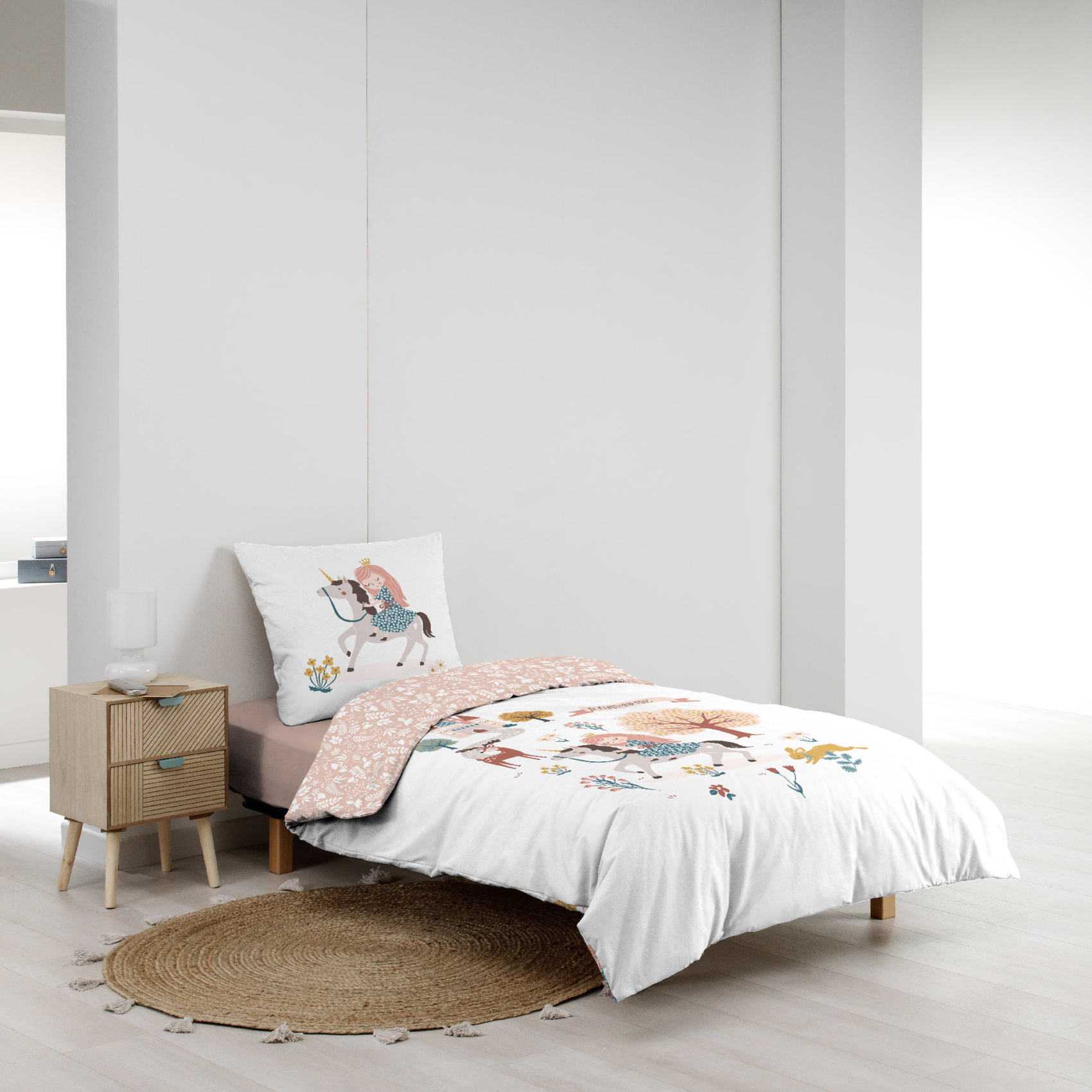 Parure de lit enfant réversible en coton motif princesse et licorne — vue 5