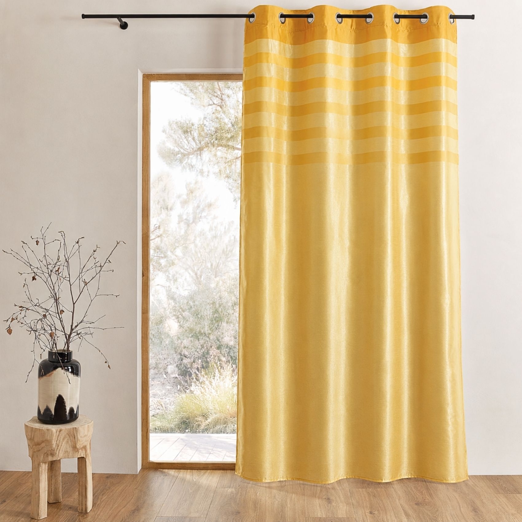 Rideau en shantung coloré avec parement ton sur ton