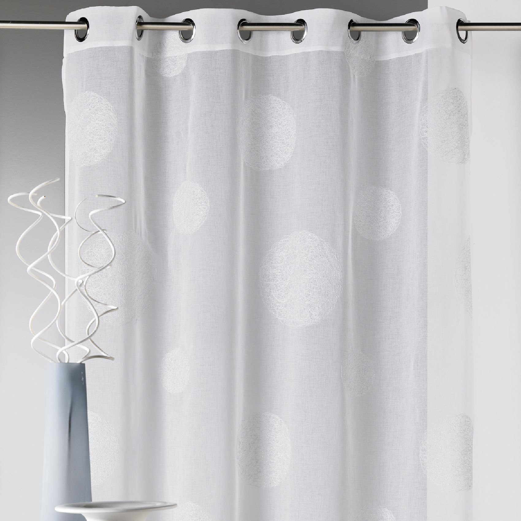 Voilage en Etamine Brodé ronds fils lurex brillants — vue 3