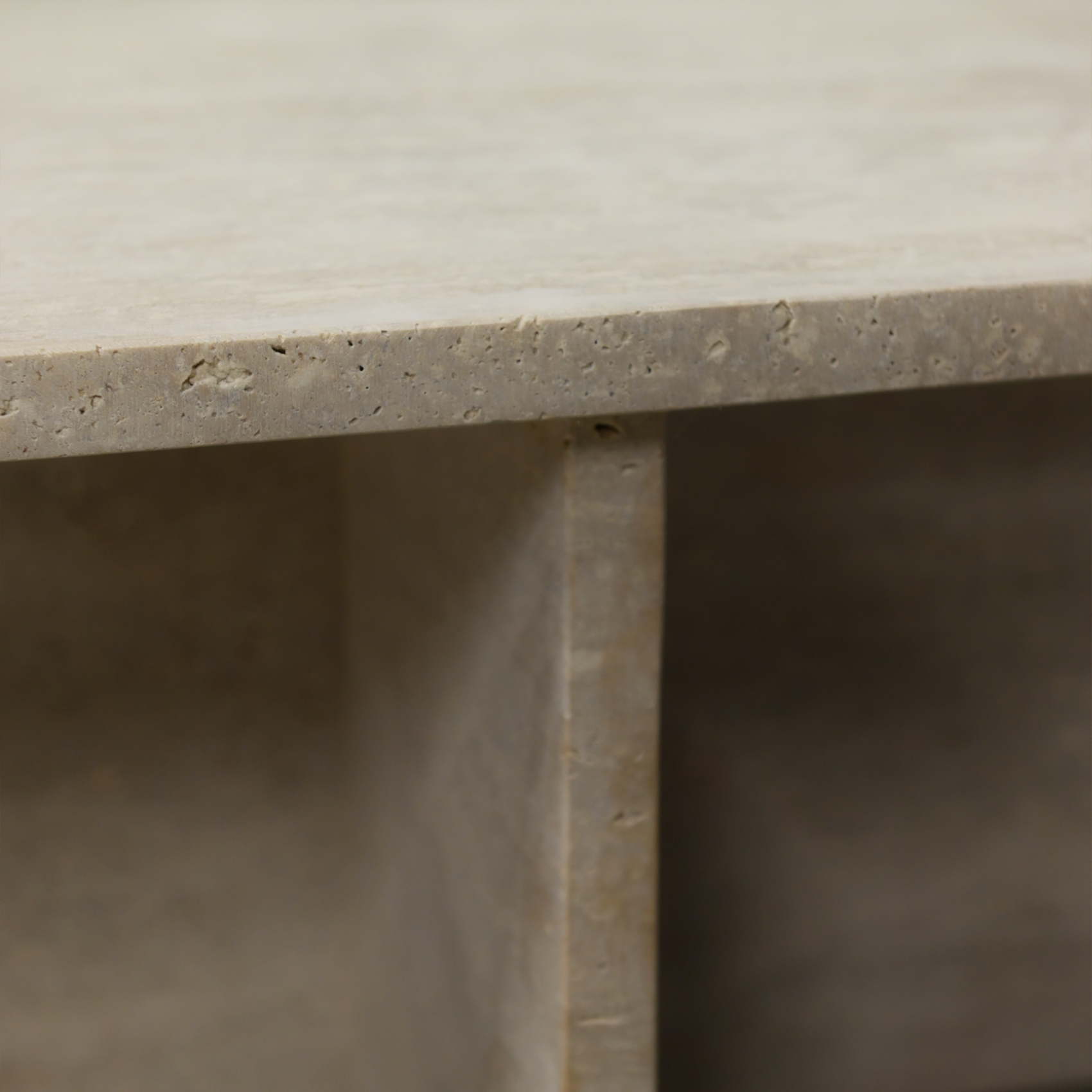 Table basse longue travertin — vue 4