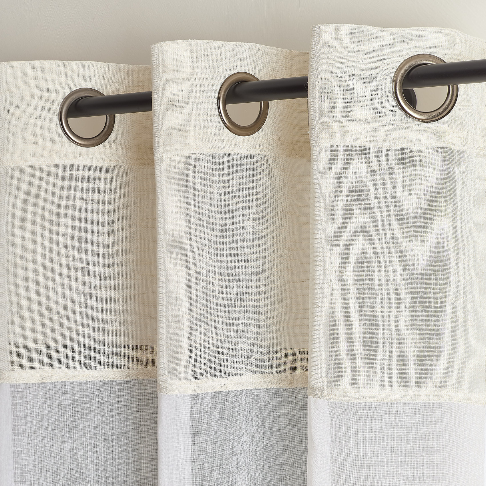 Voilage lumineux bicolore à oeillets — vue 3