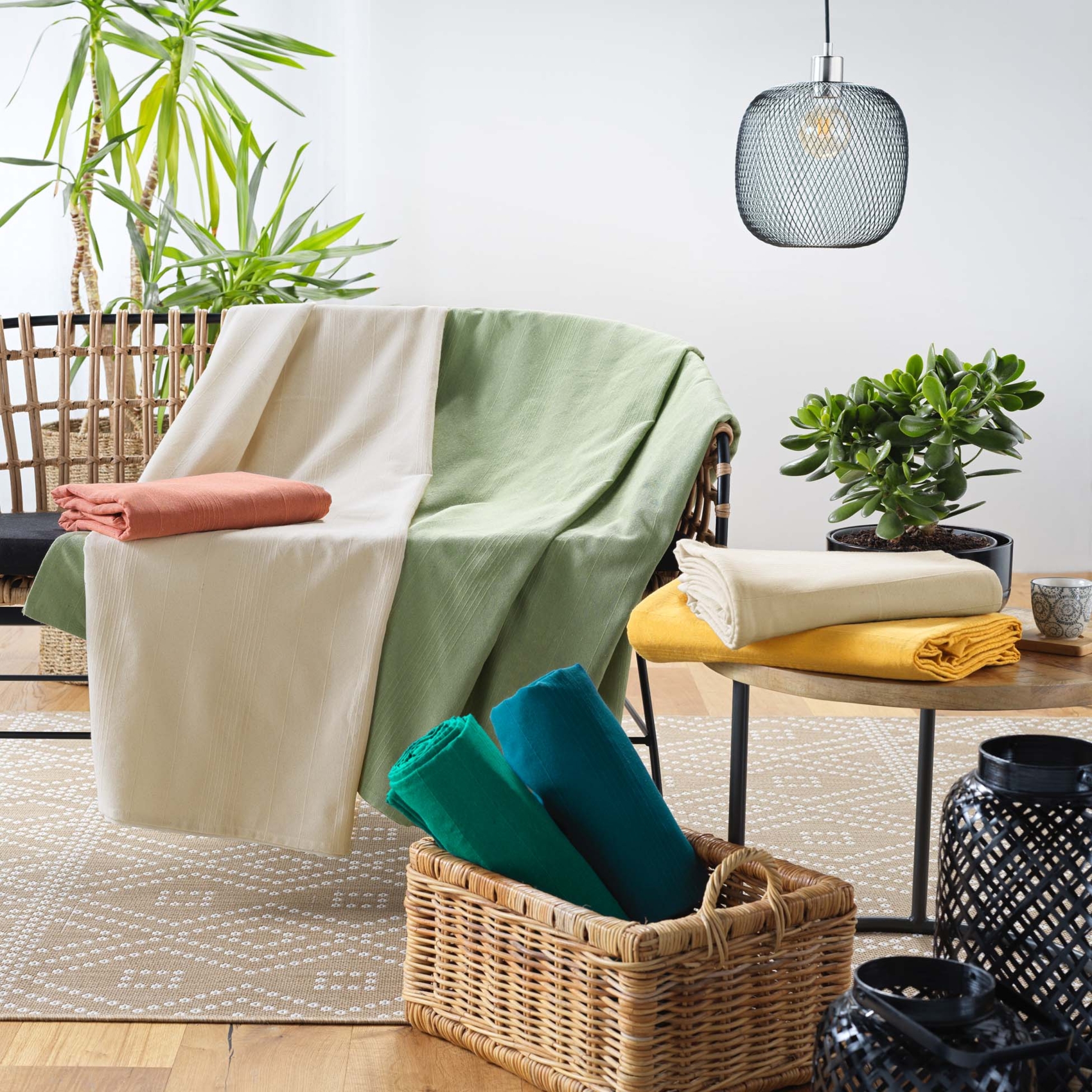Plaid uni en polycoton pour canapé ou lit — vue 6