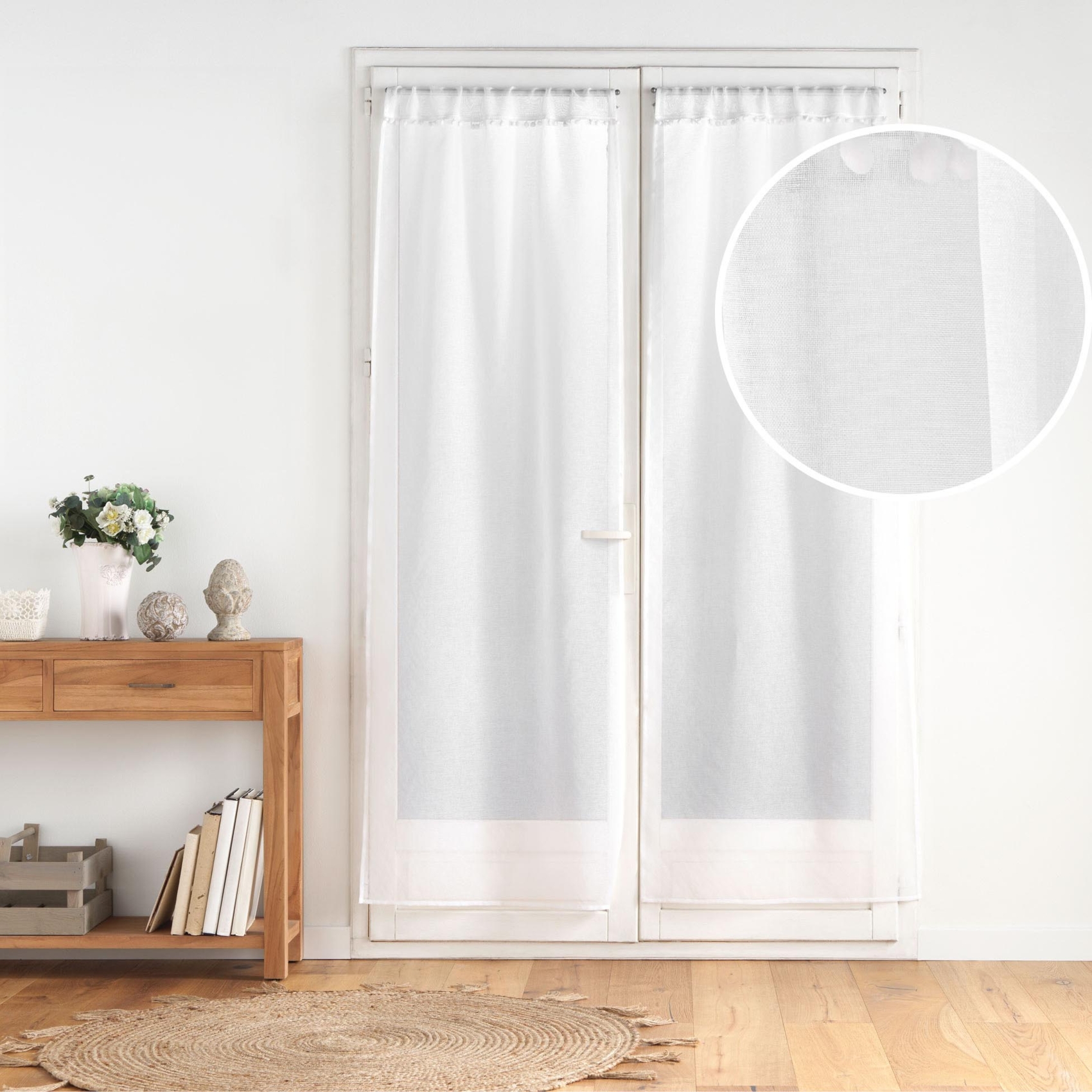 Paire de voilages passe-tringle en voile sablé avec finitions pompons — vue 5