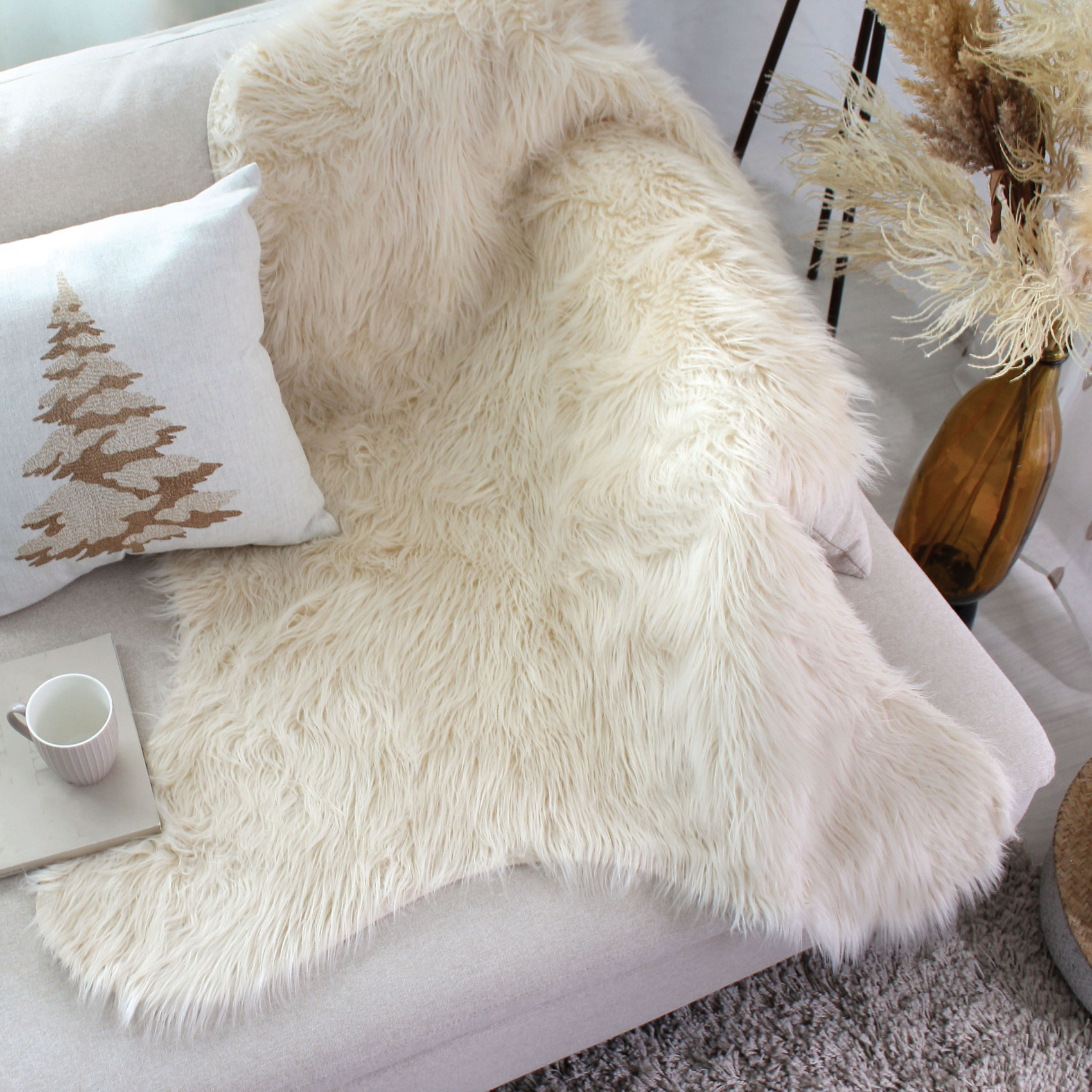 Tapis imitation peau de bête long poils et suédine — vue 5