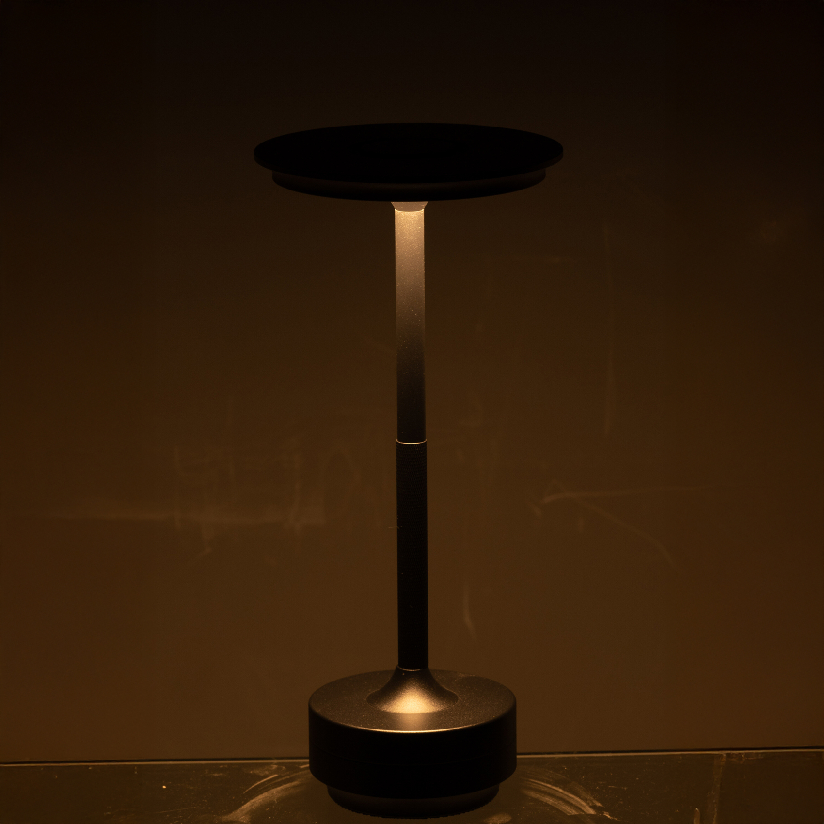 Lampe à poser tactile rechargeable — vue 3