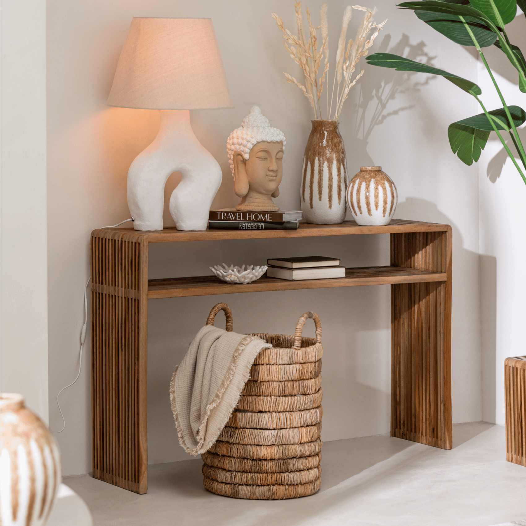 Lampe à poser avec abat jour en papier maché — vue 4