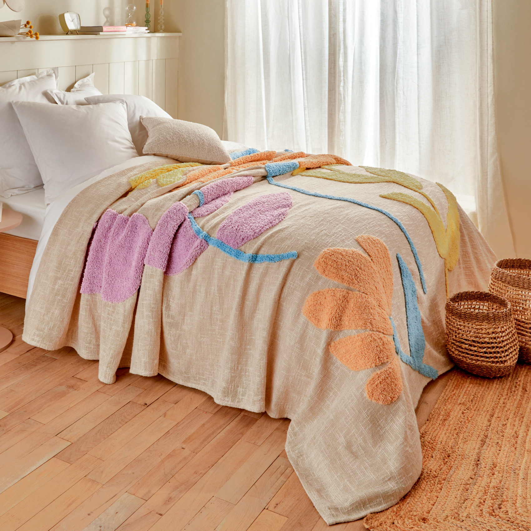 Dessus de lit en coton à motif floral tufté — vue 3