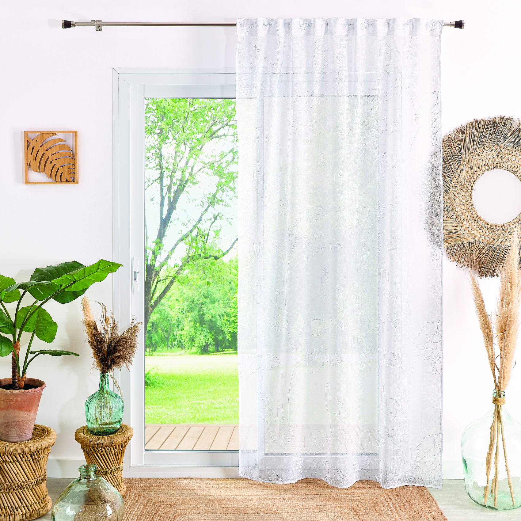 Voilage motif feuilles à pattes cachées