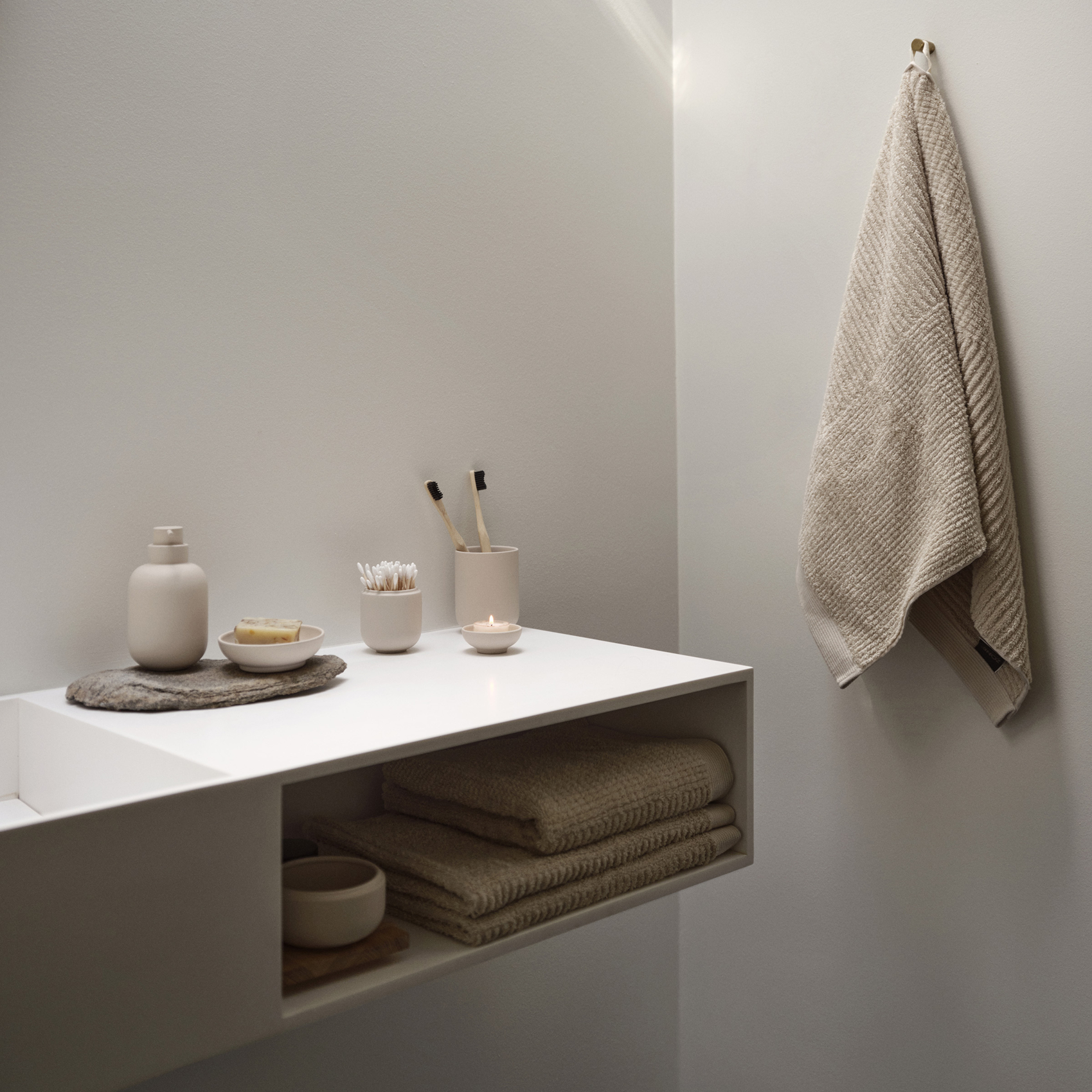 Distributeur de savon design pour salle de bain — vue 5