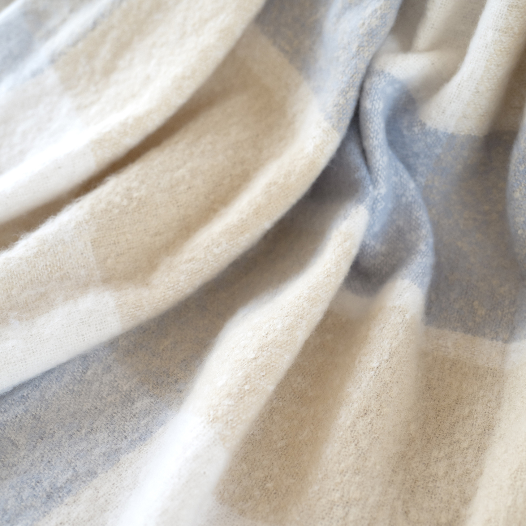 Plaid à carreaux aspect mohair avec franges — vue 4