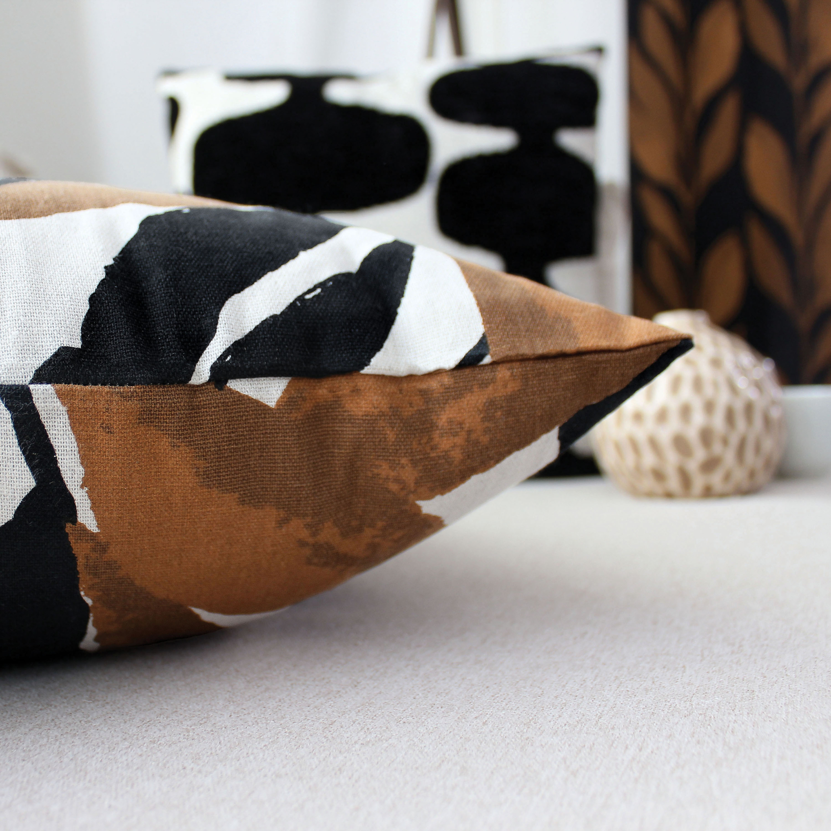 Coussin décoratif déhoussable motif graphique — vue 4