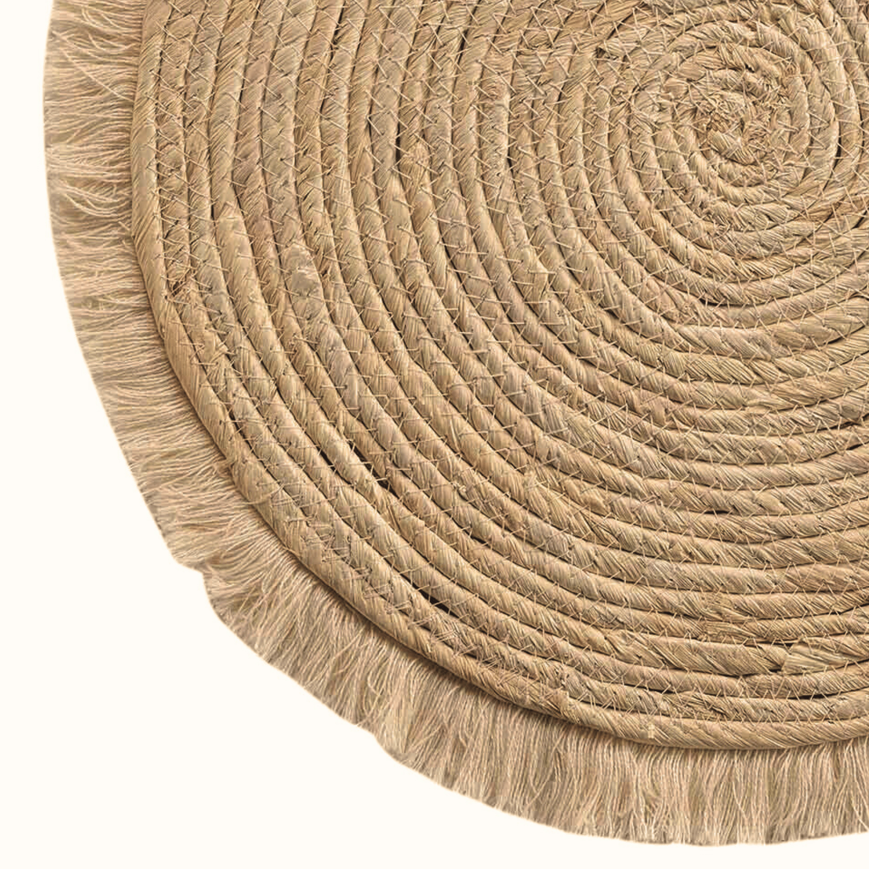 Set de table frangé en jonc — vue 3