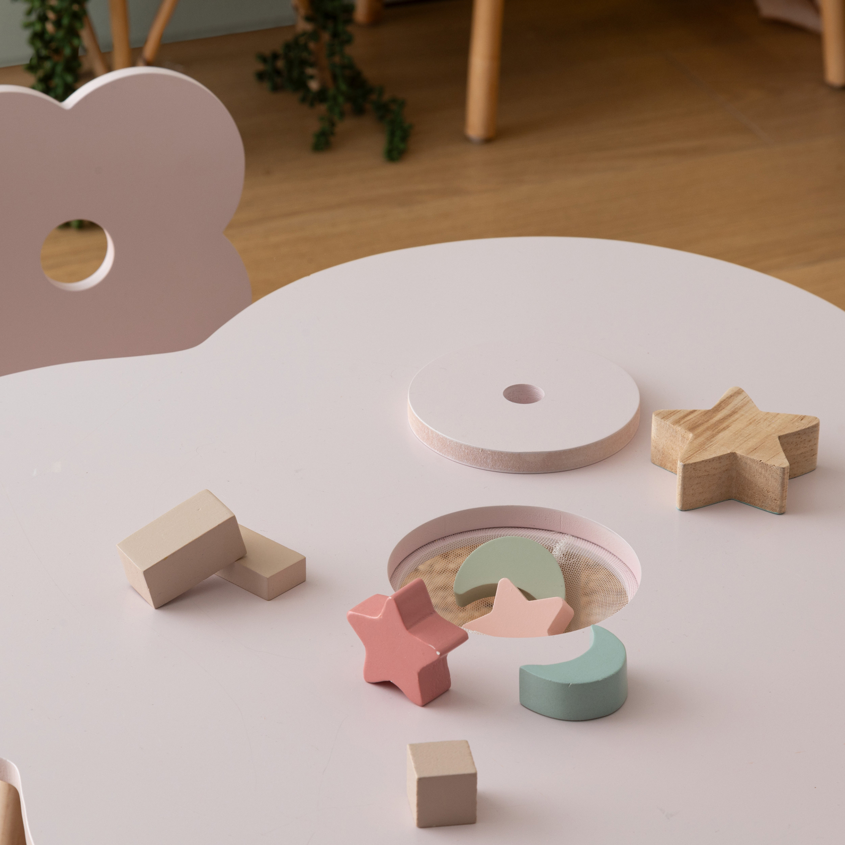 Table enfant en forme de fleur — vue 6