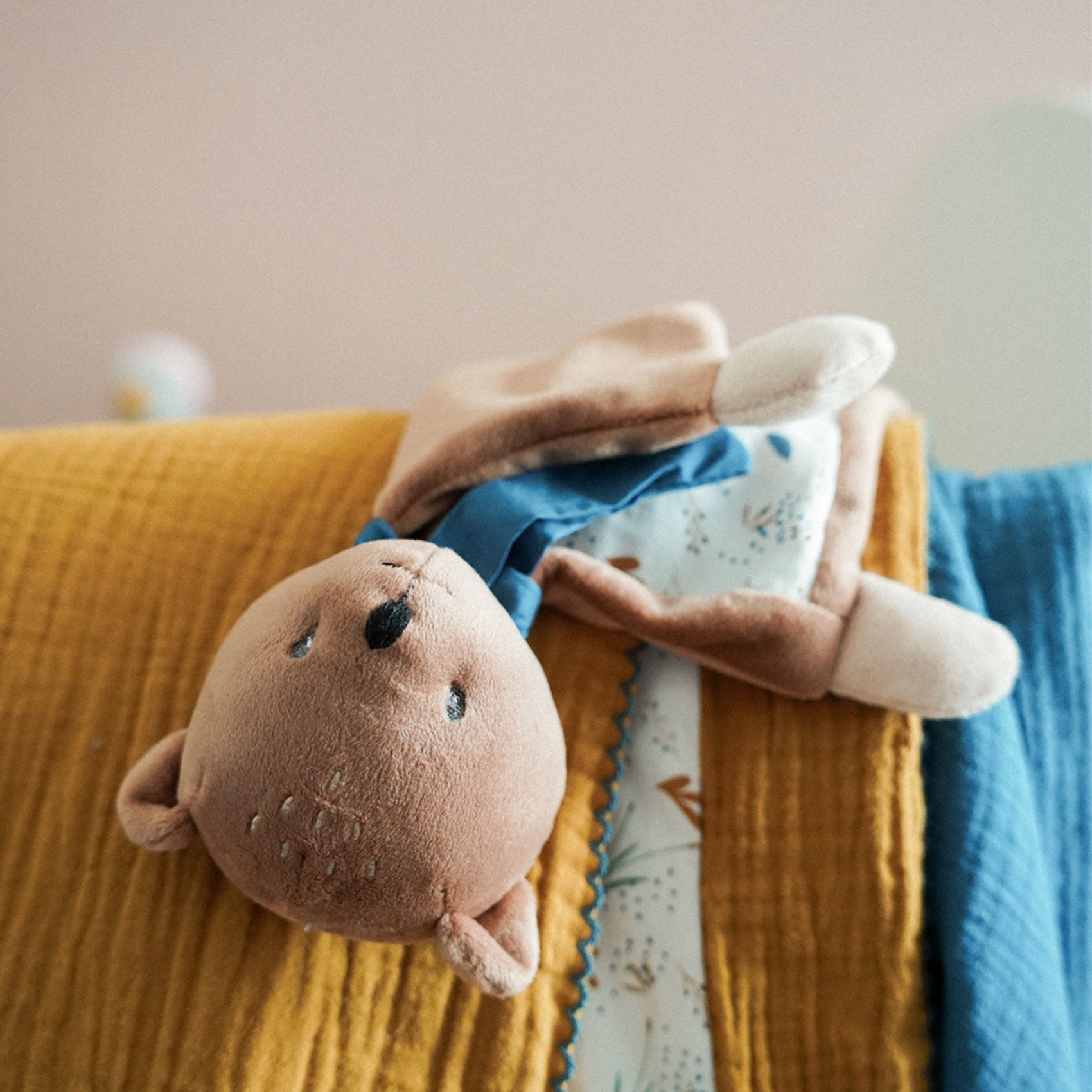 Peluche doudou - Loutre — vue 4