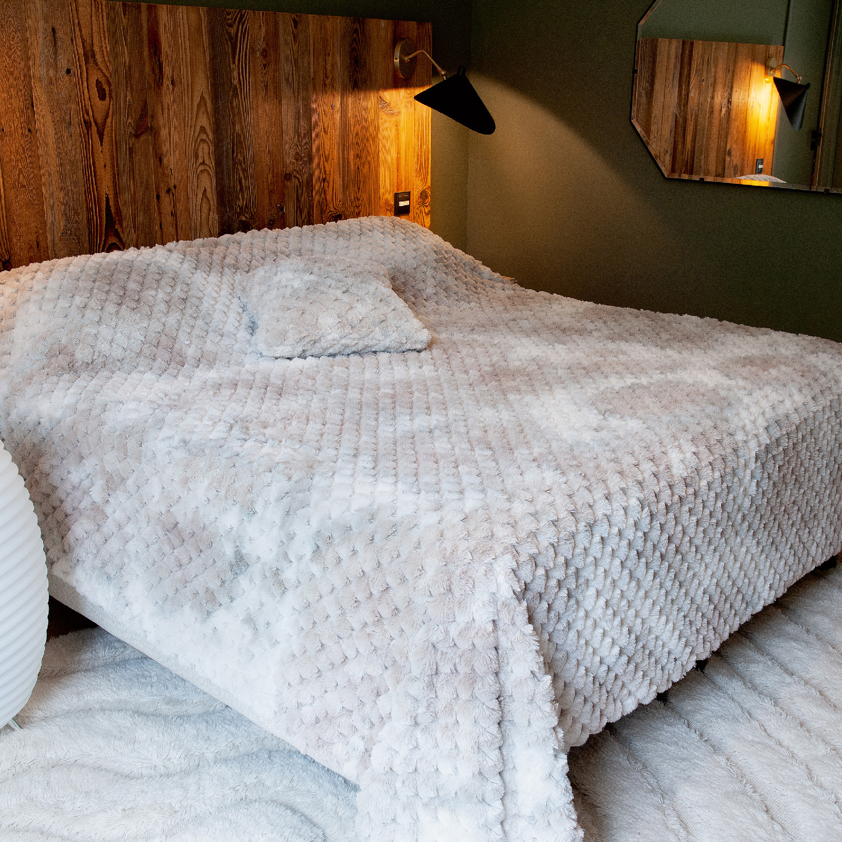 Plaid ou jeté de lit Imitation fourrure relief losange — vue 5