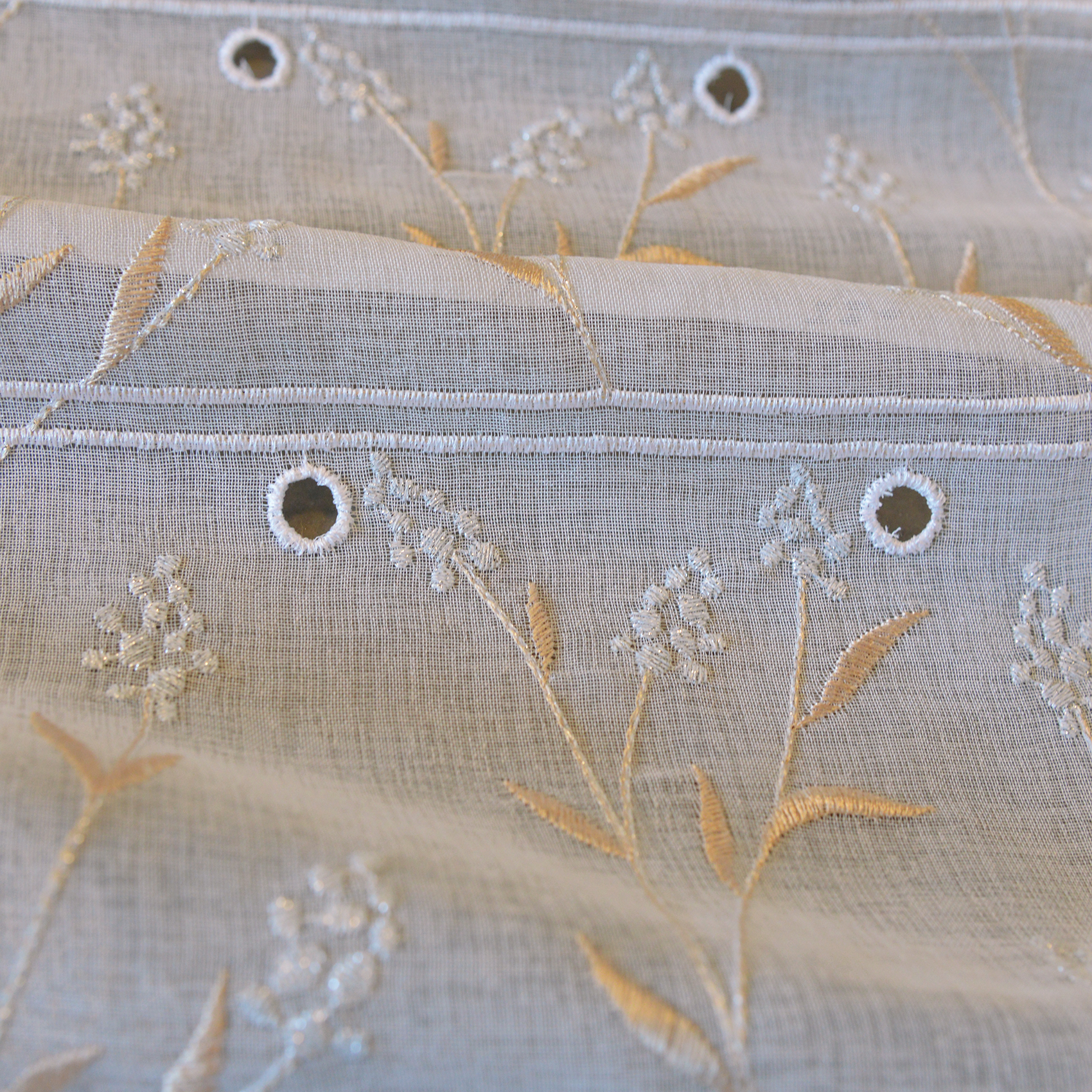 Modulable en étamine brodée motif fleur — vue 4