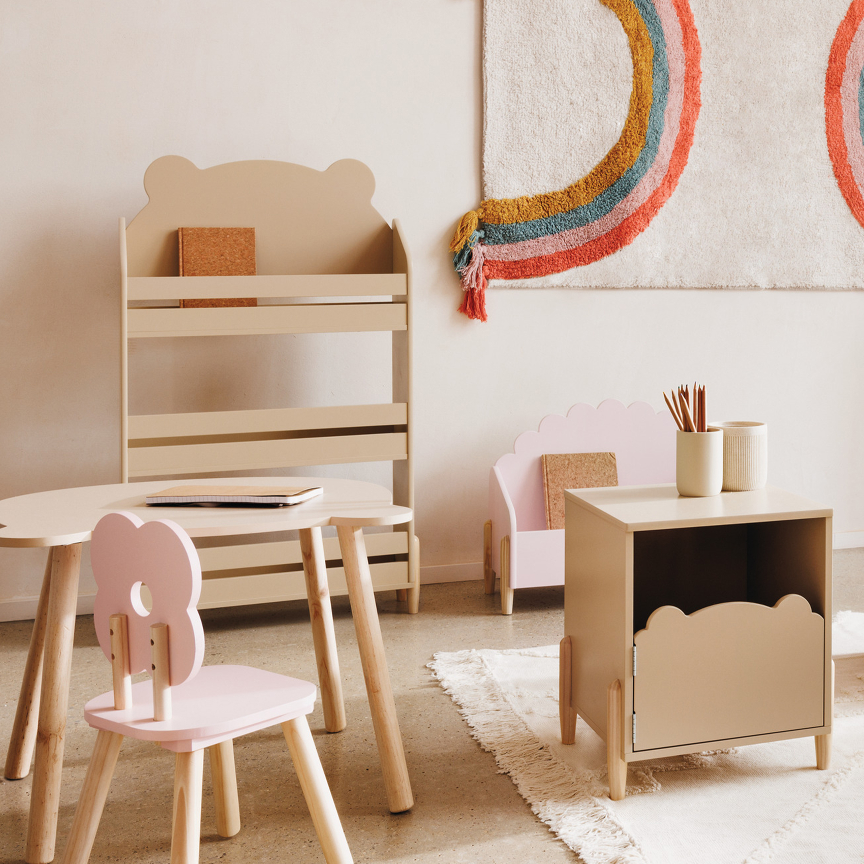 Bibliothèque enfant forme ourson à étagères ouvertes — vue 4