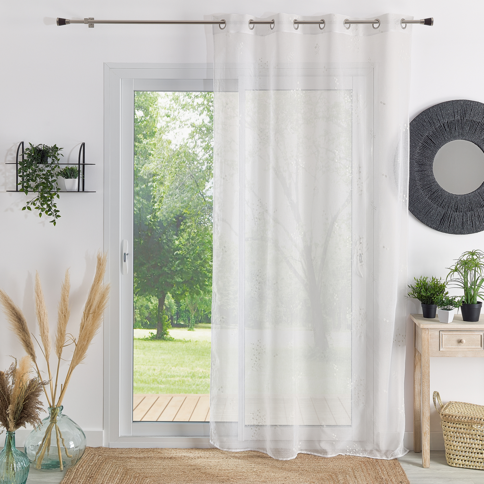 Voilage brodé d'un motif Mimosa