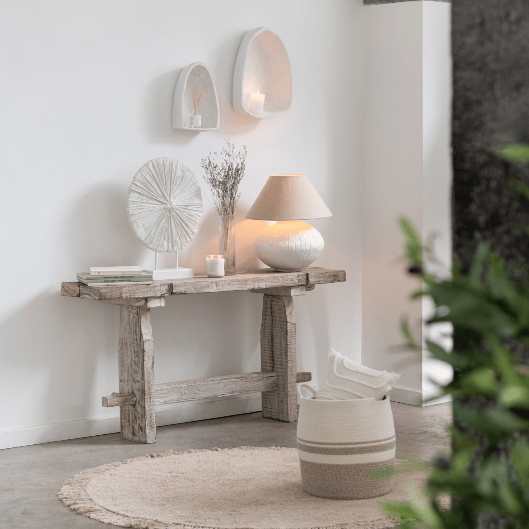 Lampe avec abat jour en papier maché — vue 4