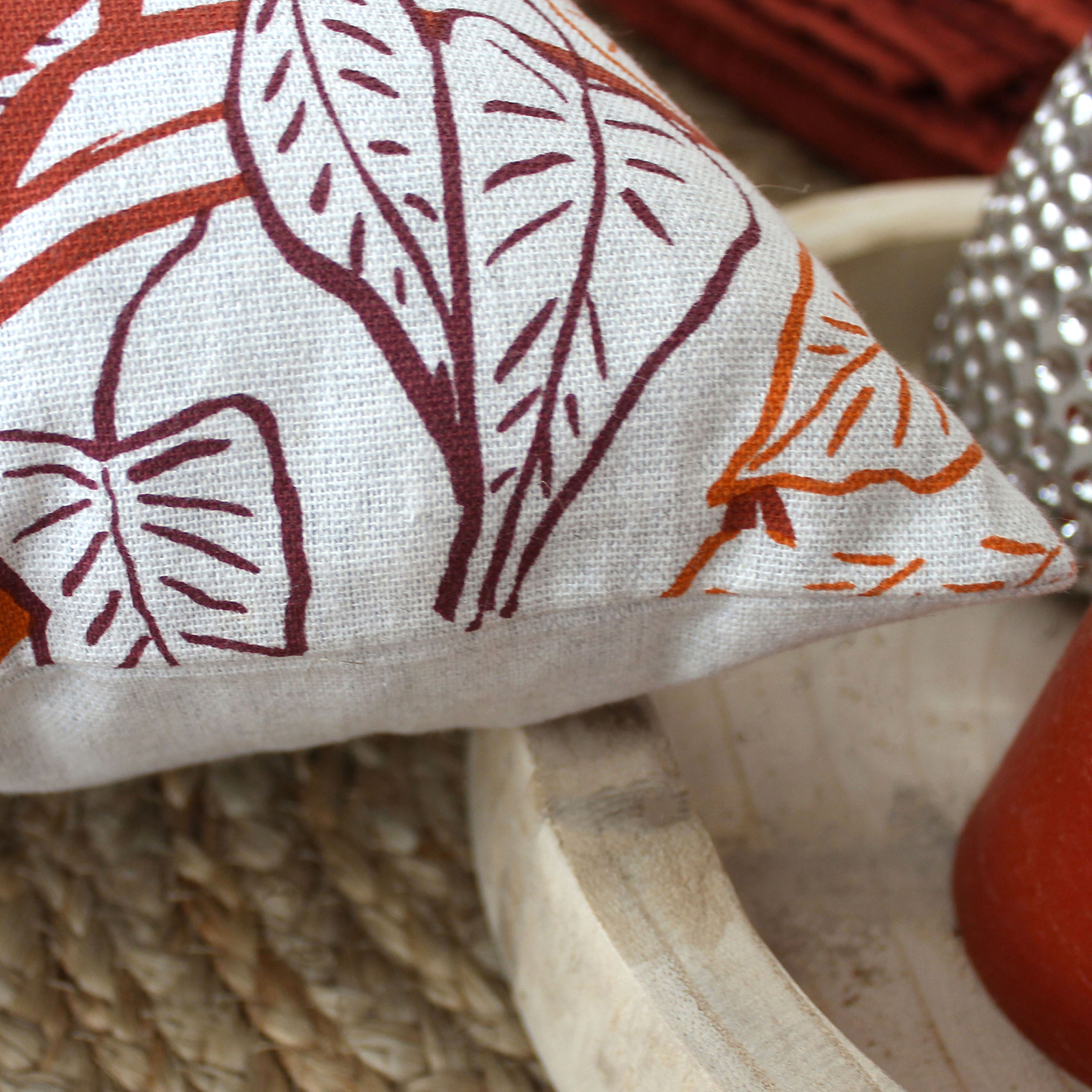 Coussin carré coloré motif exotique — vue 3