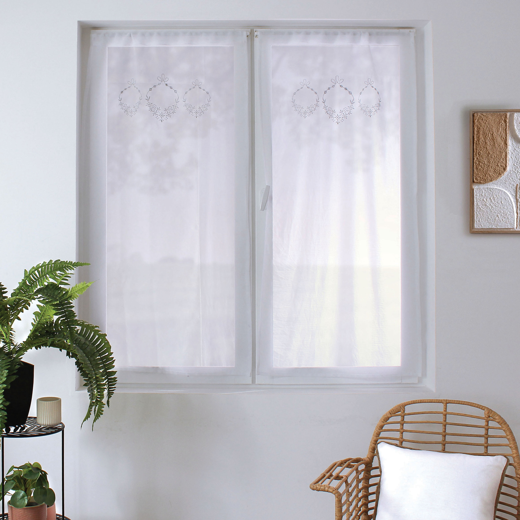 Paire de petits voilages ornée de broderies — vue 5