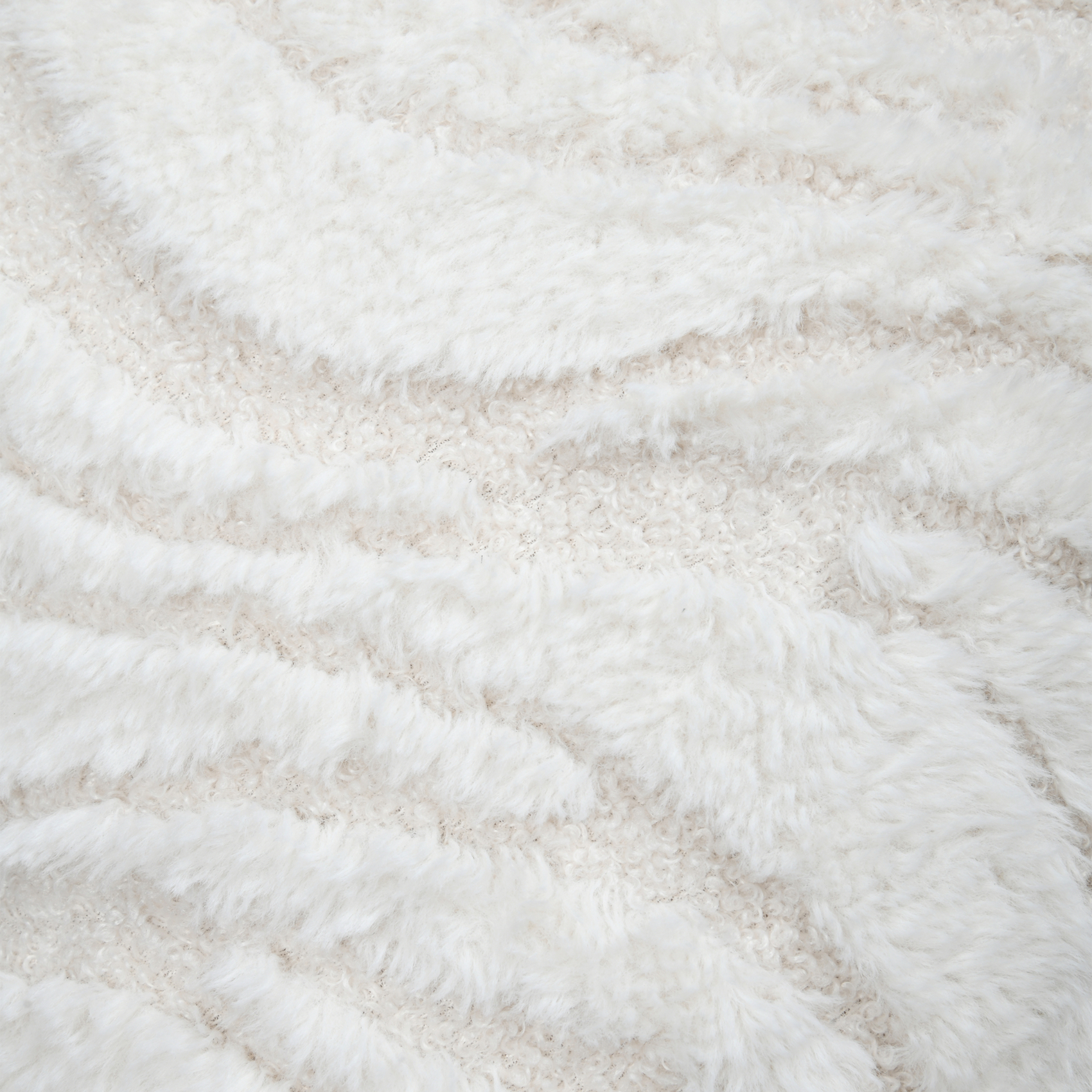 Coussin imitation fourrure vagues — vue 3