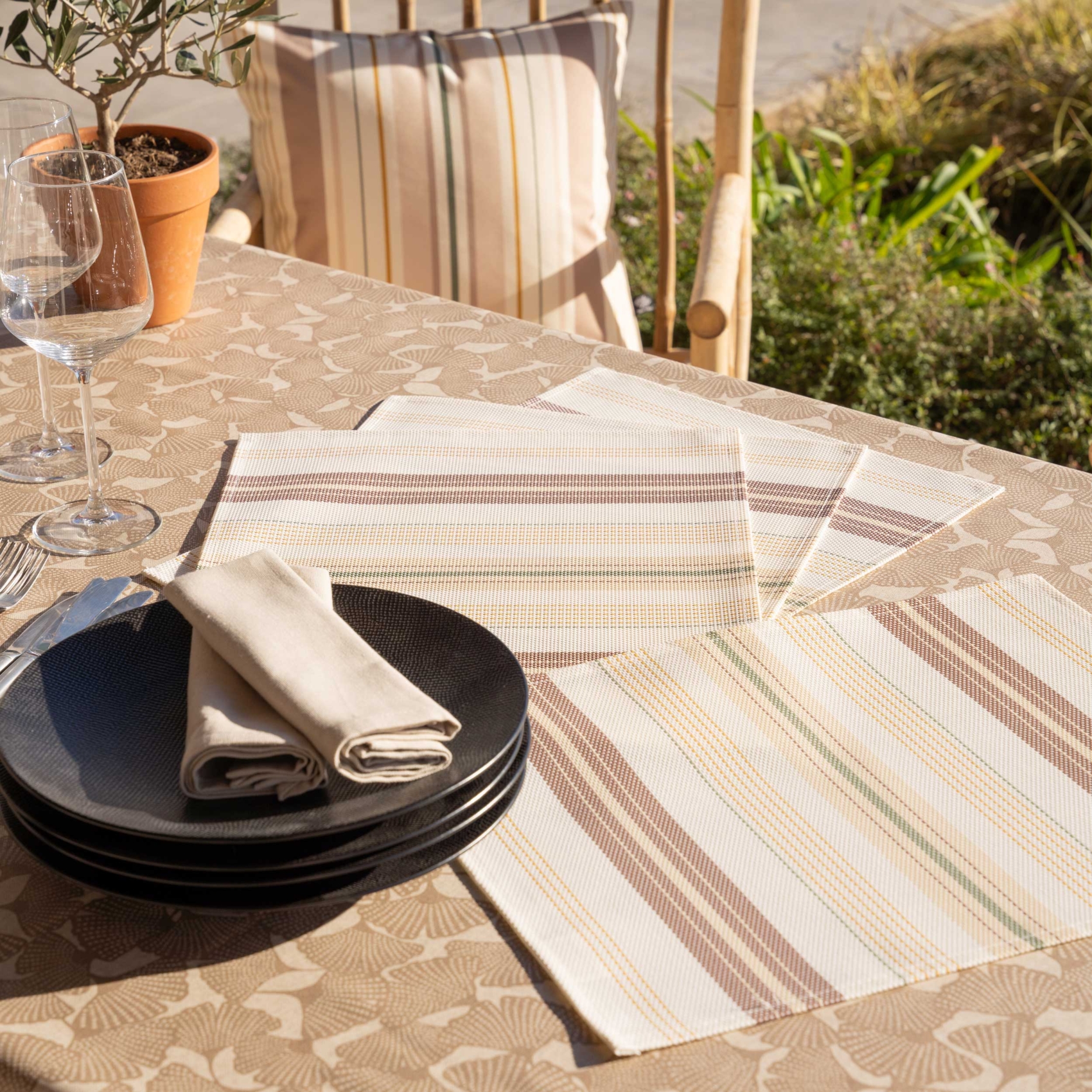 Set de table rectangulaire enduite — vue 4