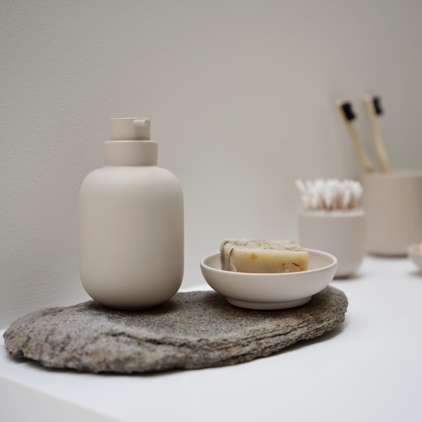 Distributeur de savon design pour salle de bain — vue 6