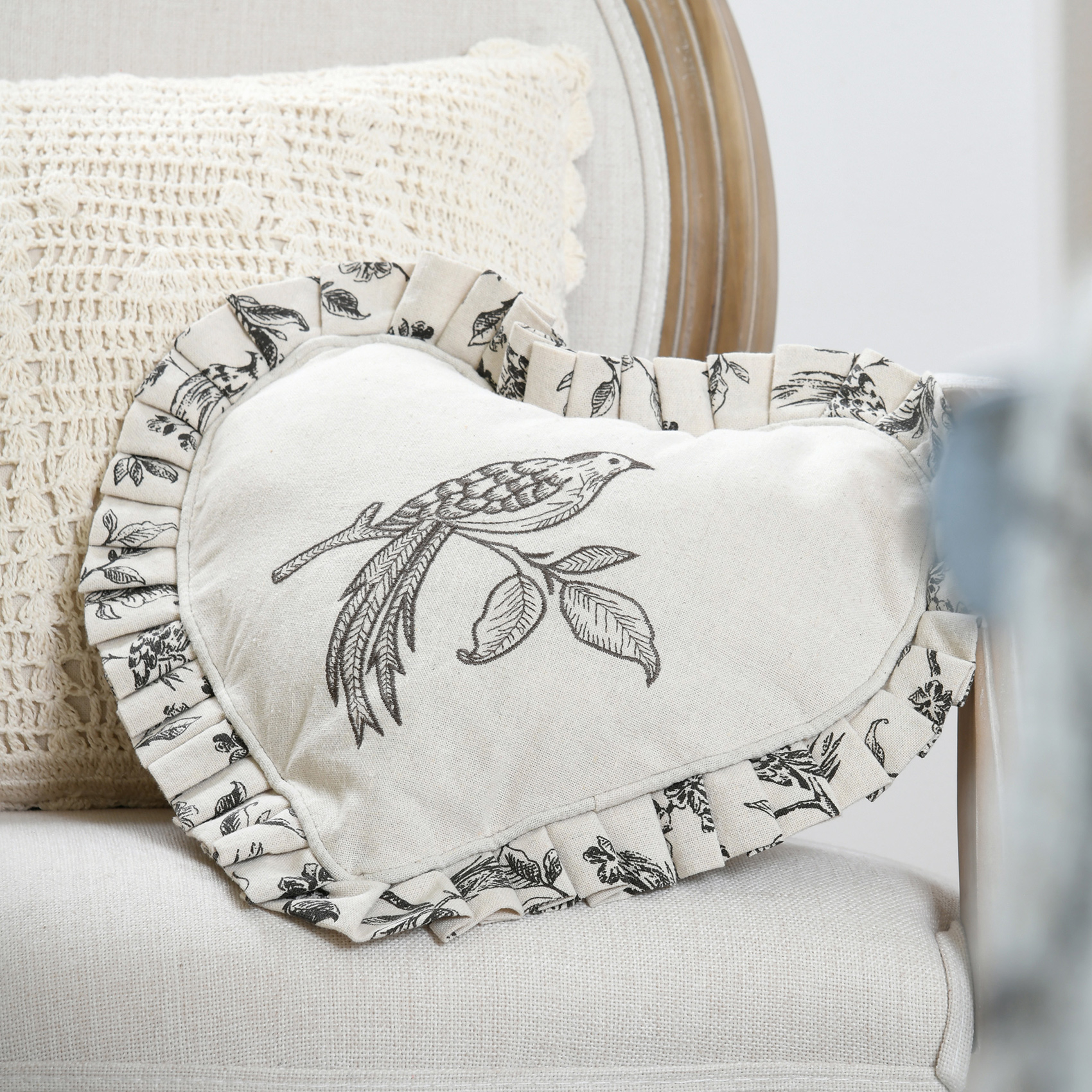 Coussin coeur style campagne chic — vue 4