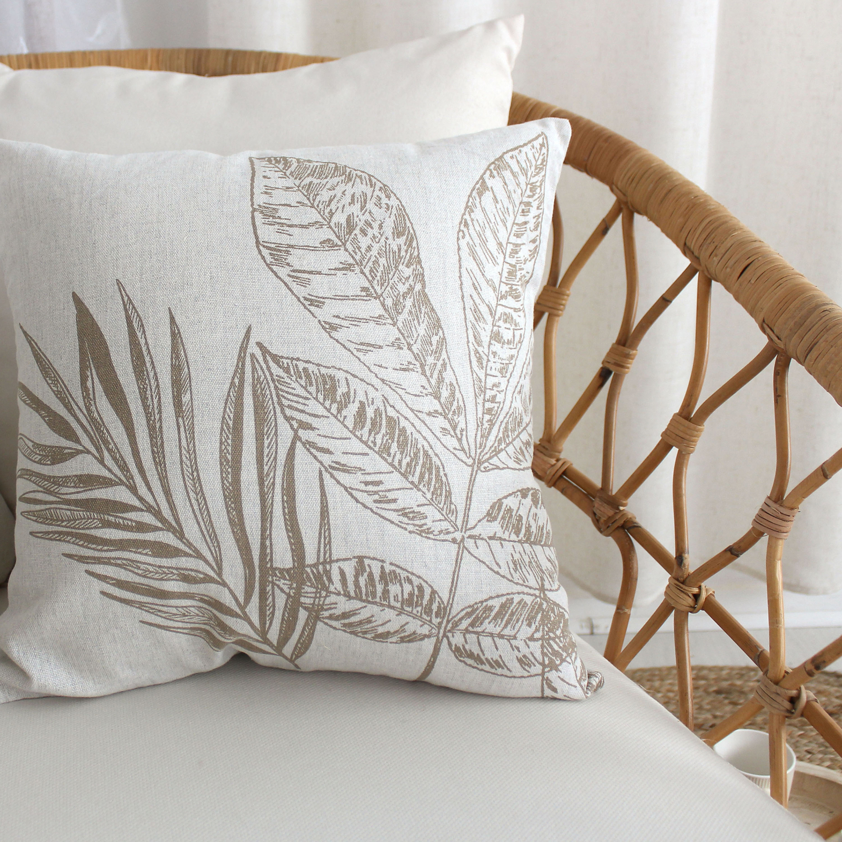 Coussin carré motif nature épuré — vue 4