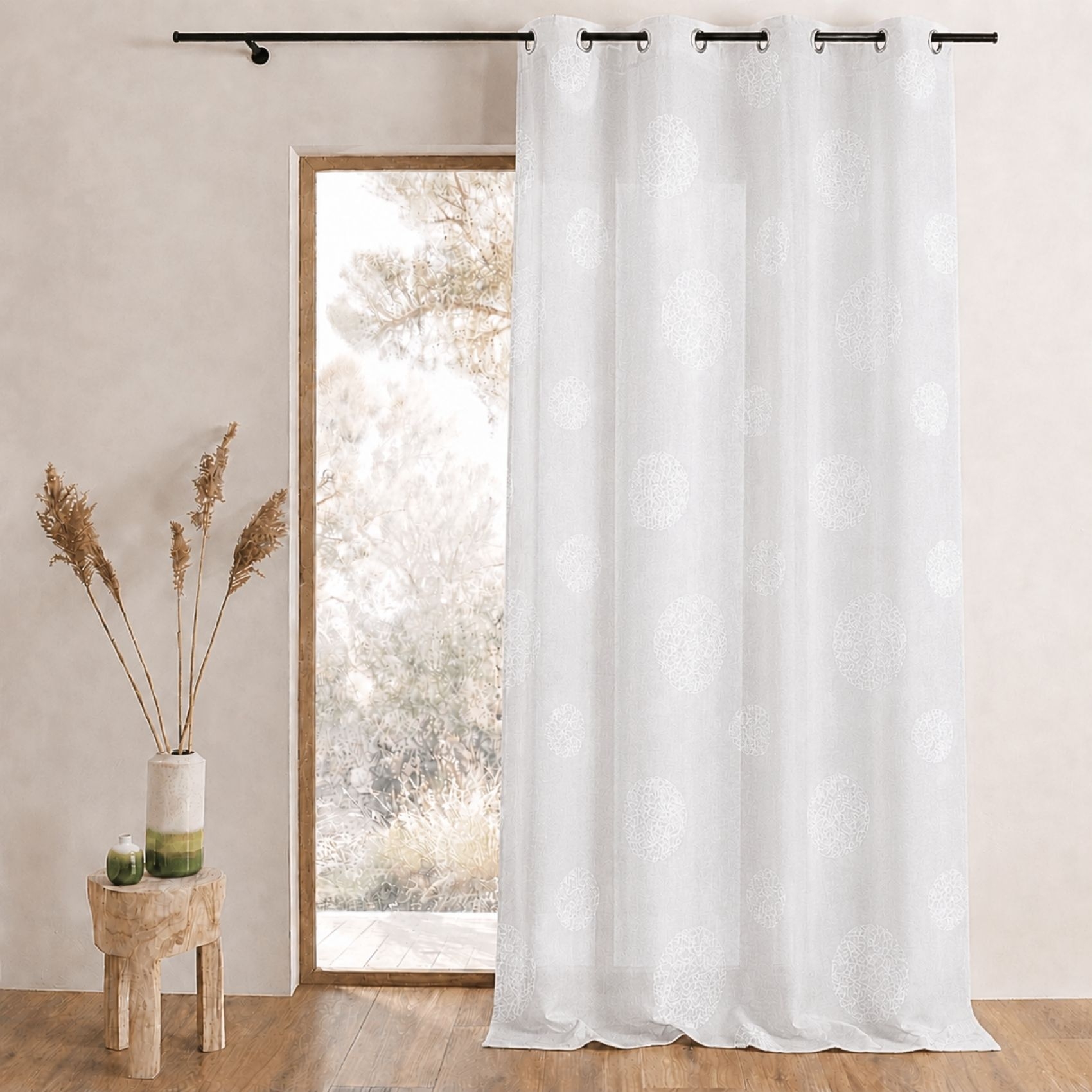 Voilage en Etamine Brodé ronds fils lurex brillants