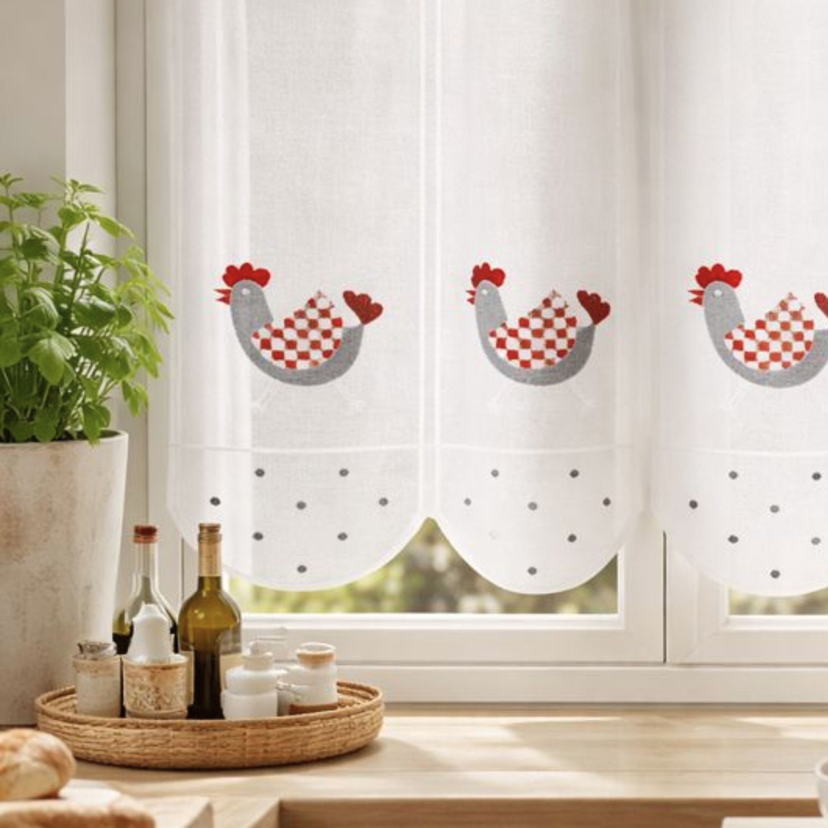 Brise bise aux broderies de poules — vue 3