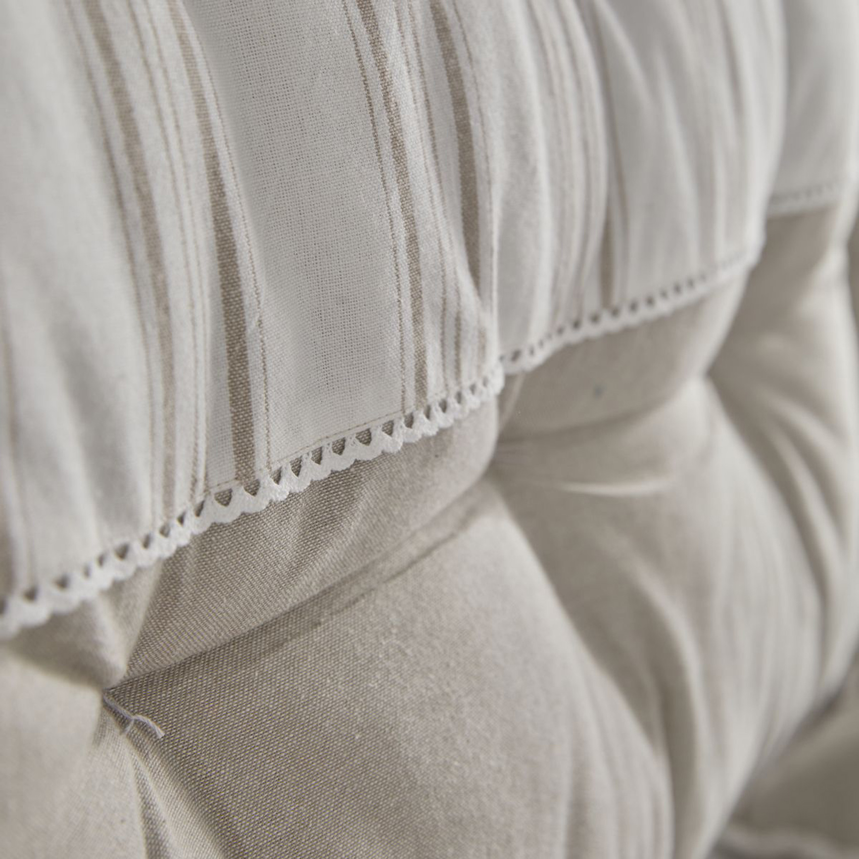 Tête de lit à rayures style romantique — vue 4